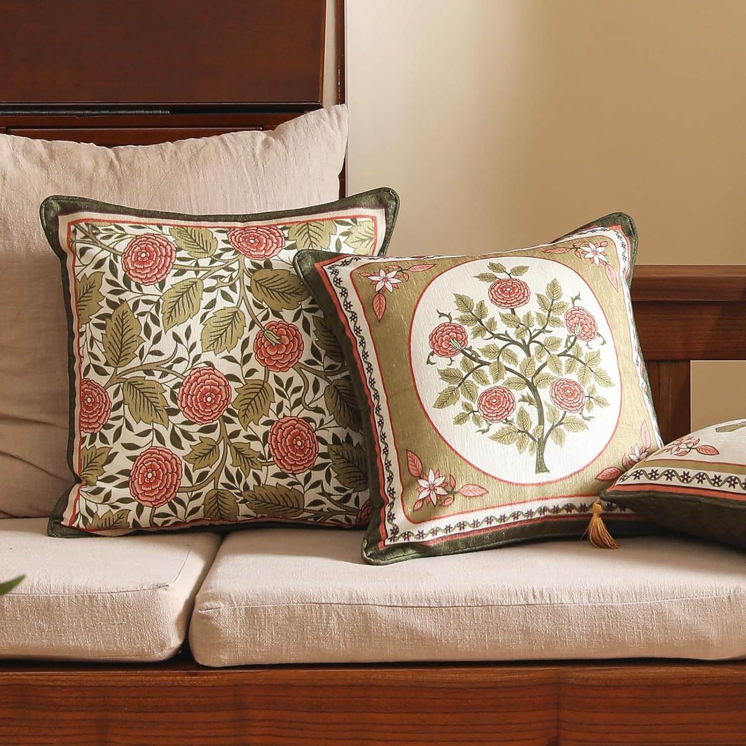 bilin gaier Square Throw Pillow Covers Pack of 2,Brown Cozy Velvet Farmhouse with Daisy and Leaves Floral Pattern Pillowcases,Decoration Pillows Cushion Covers for Couch Sofa Bed Car Chair,18"x18"