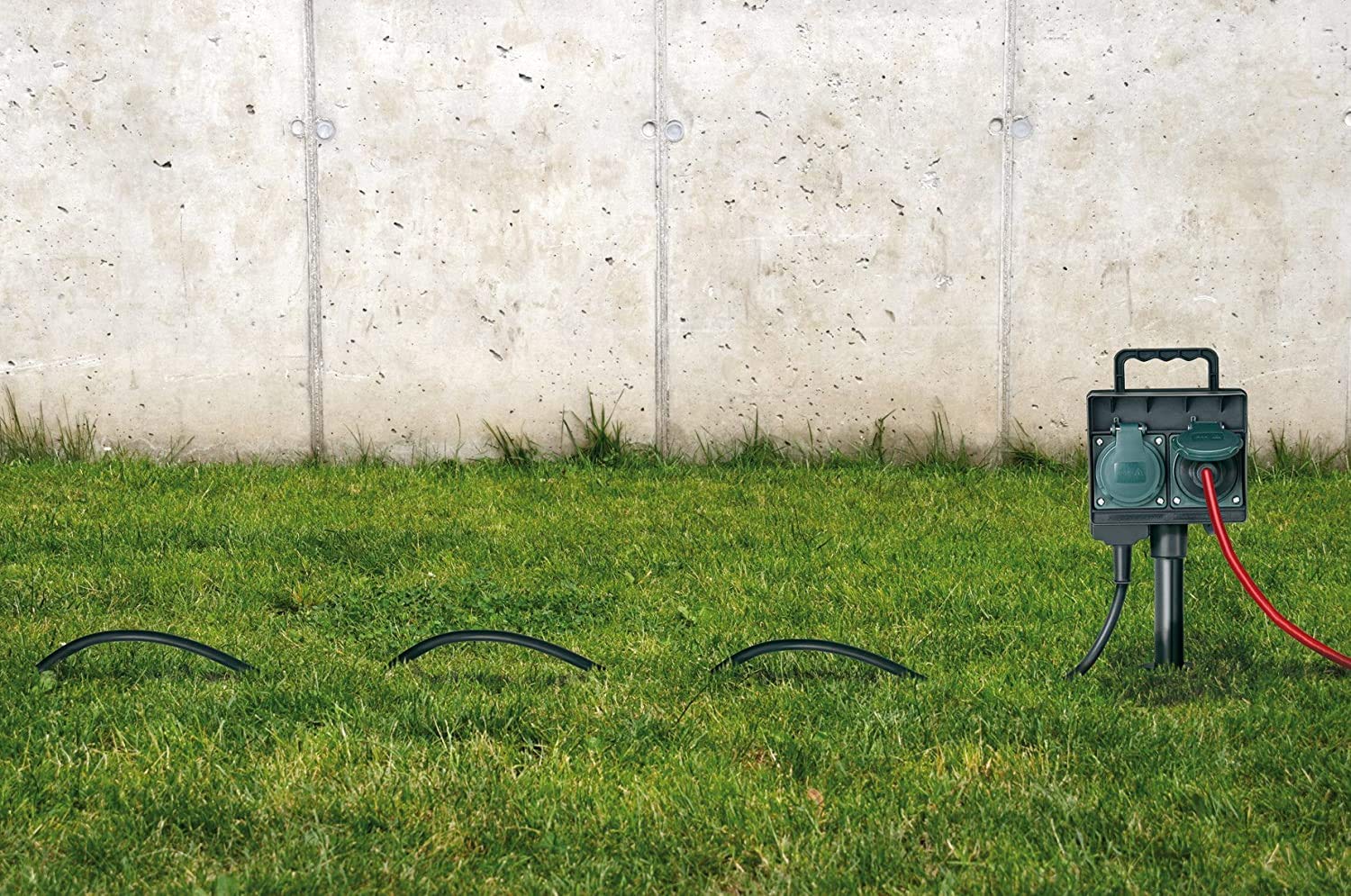 Brennenstuhl Garten-Steckdose/Außensteckdose 4-Fach mit Erdspieß (witterungsbeständiger Kunststoff, Steckdose für außen mit wasserfestem Gehäuse, 1,4m Kabel) schwarz (4-Pack)