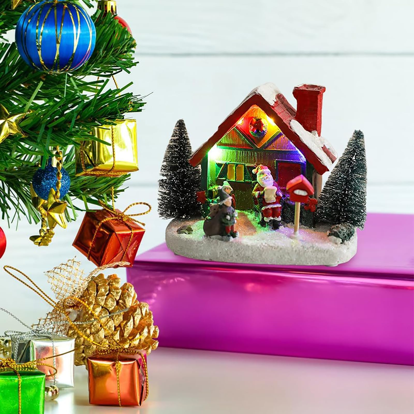 Pequeño Adorno Navideño De Pueblo De Nieve, Casas Navideñas con Escena De Nieve Navideña, Funciona con 2 Pilas AAA Y Material De Resina Duradero, Pintado a Mano Y Artesanía Exquisita