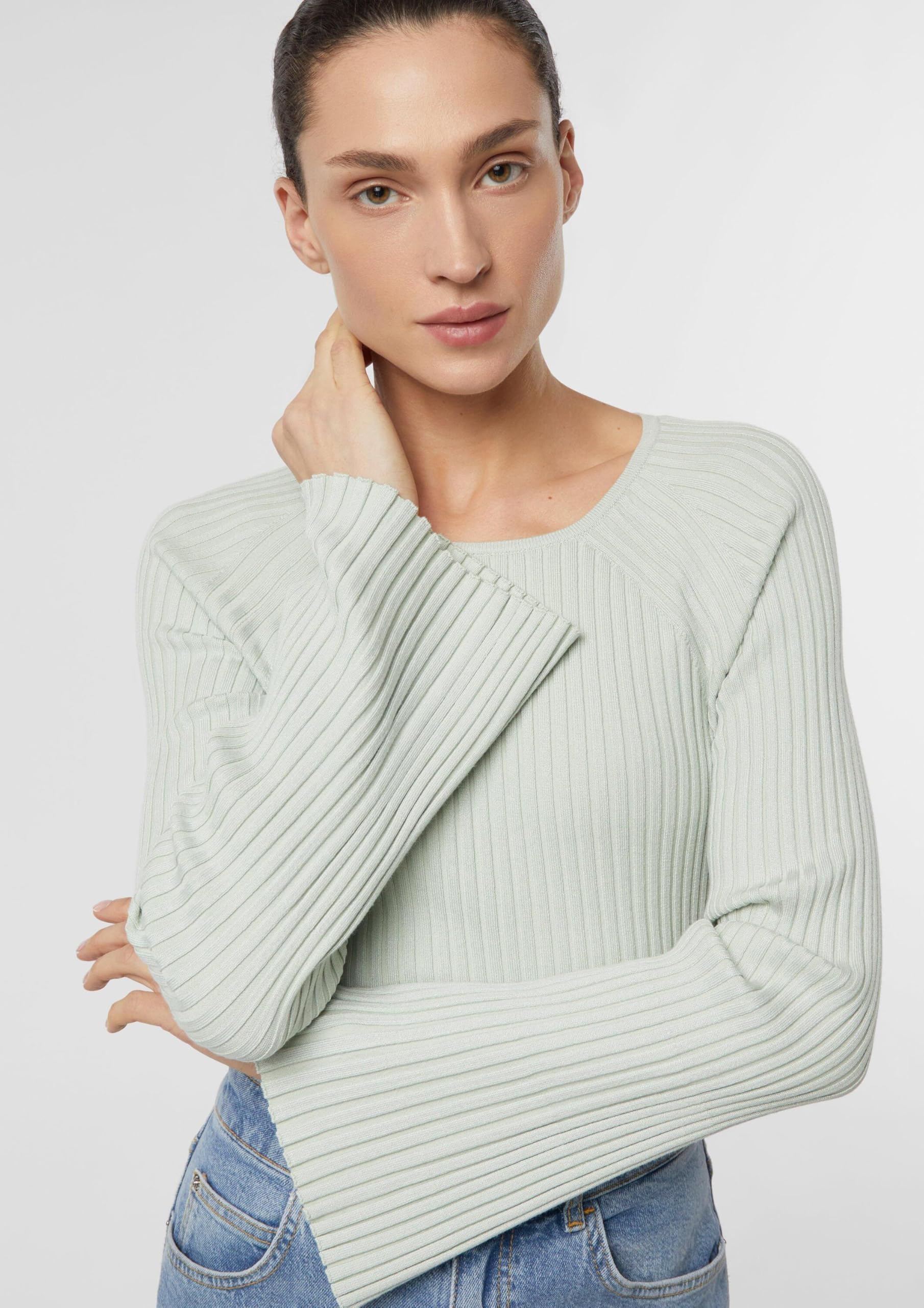 Comma Rippstrickpullover mit Trompeten-Ärmeln