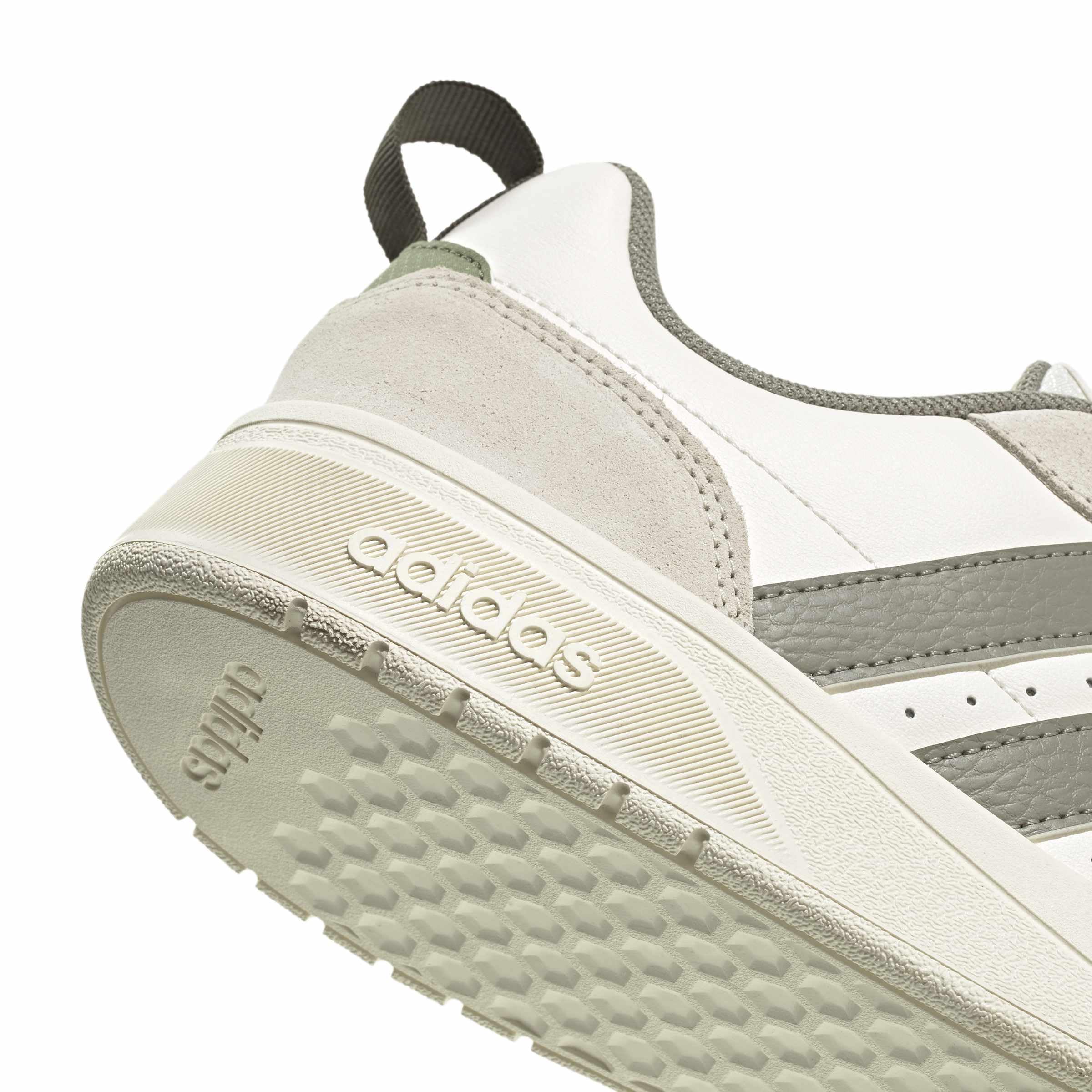 adidas Mężczyźni Courtwave Shoes White 12.5BUTY