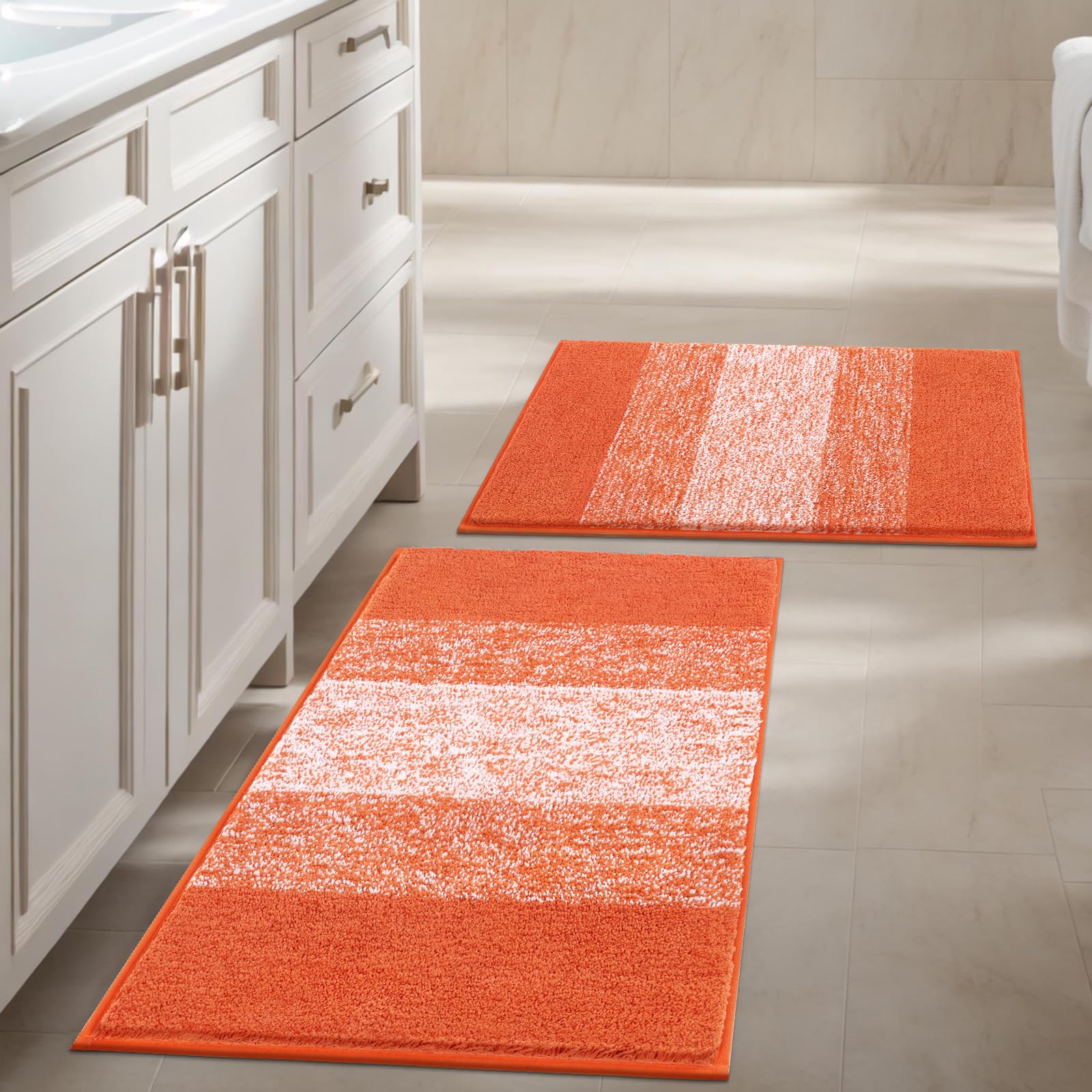 Vaukki Lot de 2 tapis de salle de bain de luxe doux, antidérapants et lavables, en microfibre à poils longs et absorbants à rayures pour baignoire, salle de bains et douche (45,7 x 66,8 cm + 50,8 x