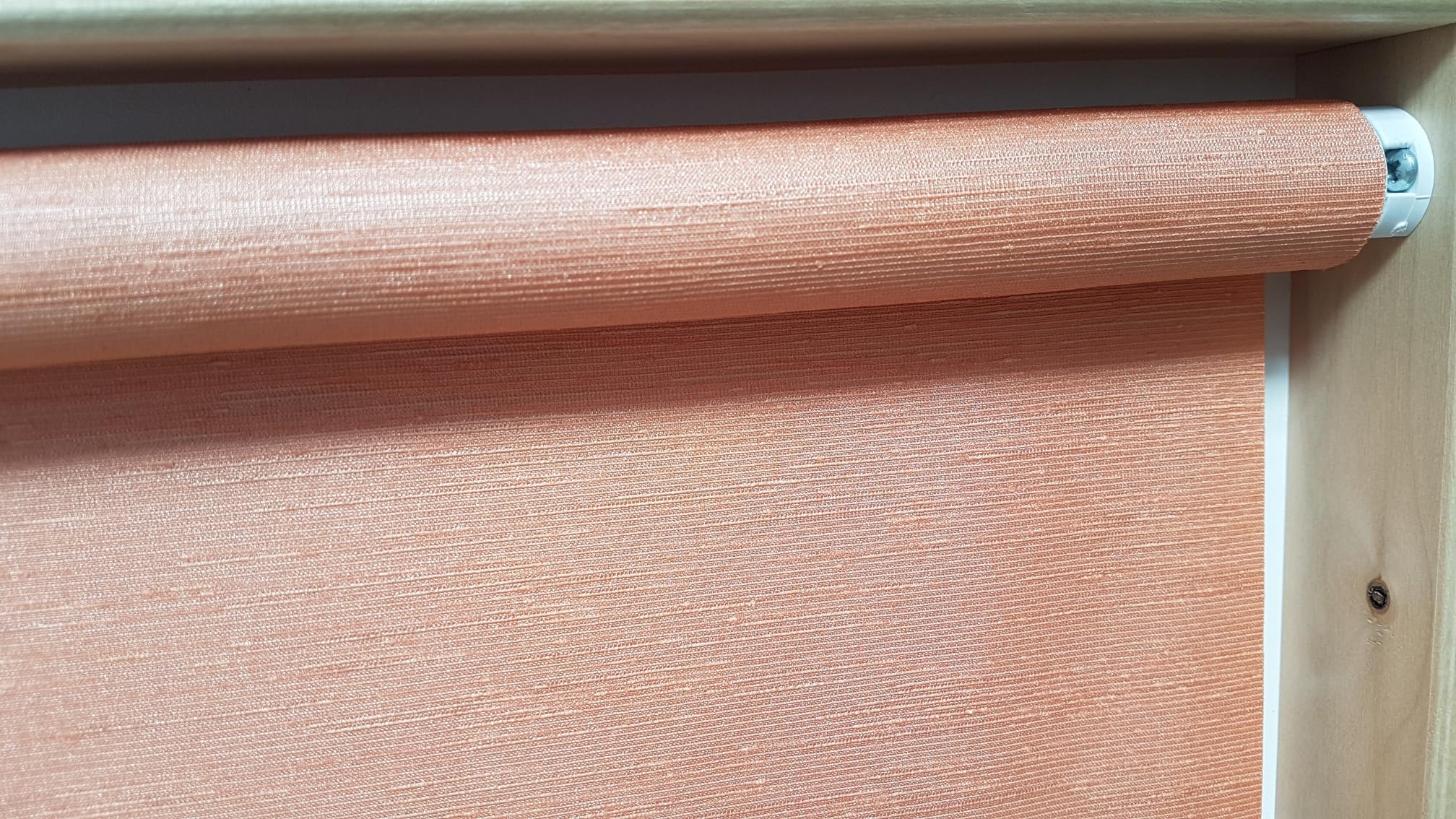 Sonnenschutz Rollo für Roto Dachfenster mit Haltekrallen, auf Maß | Thermorollo, Sichtschutz, Abdunkelung