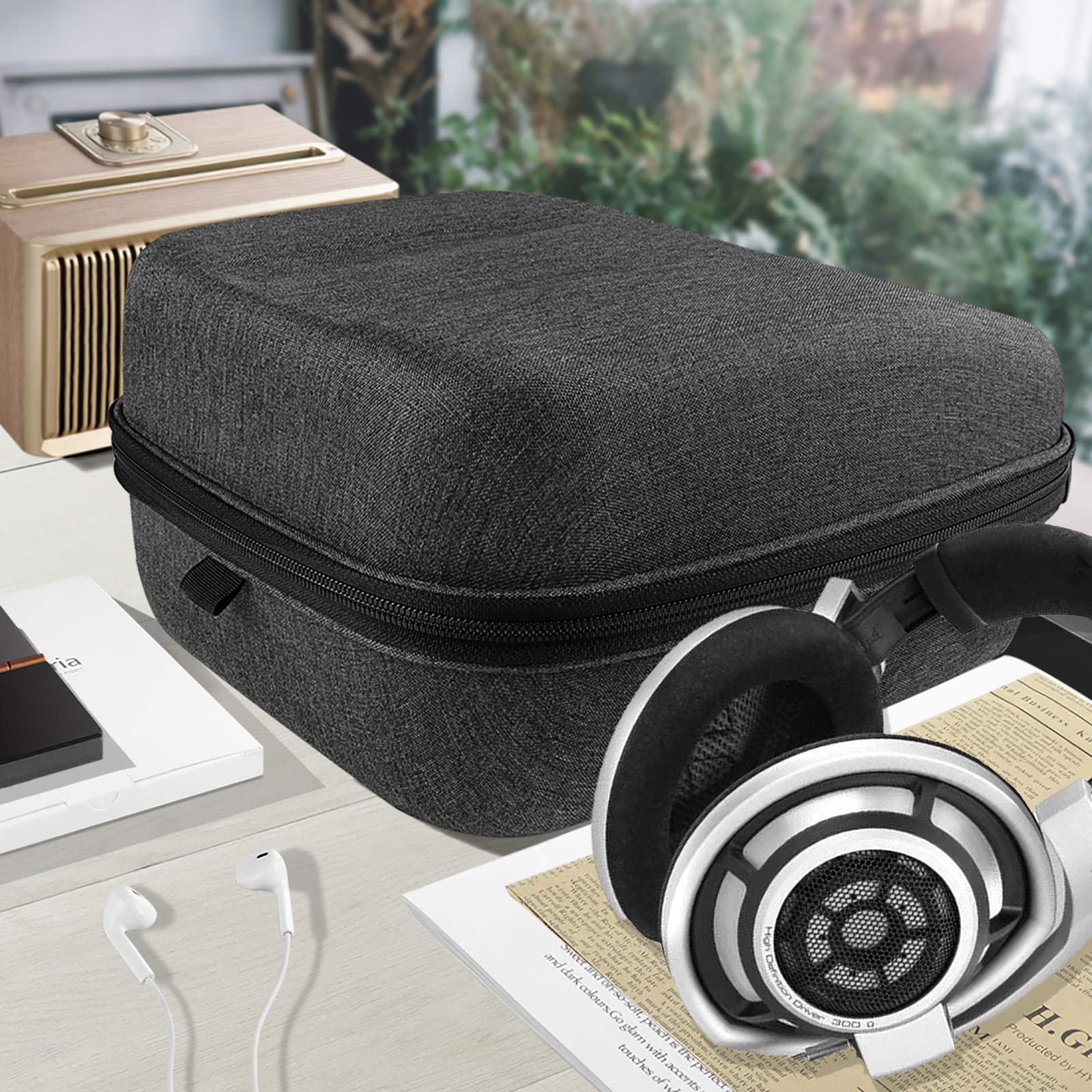 Geekria Shield Case Compatible con Sennheiser HD 800 S/HD 820, Beyerdynamic DT 1990 Pro, Bolsa de Transporte rígida Protectora de Repuesto para Auriculares Grandes circumaurales (Gris Oscuro)