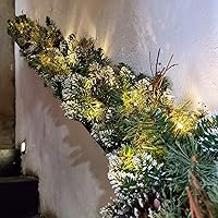 Vista 7 de Guirnalda de Navidad preiluminada de 9 pies con conos de pino, guirnalda de pino artificial nevado para Navidad, 50 luces LED, funciona