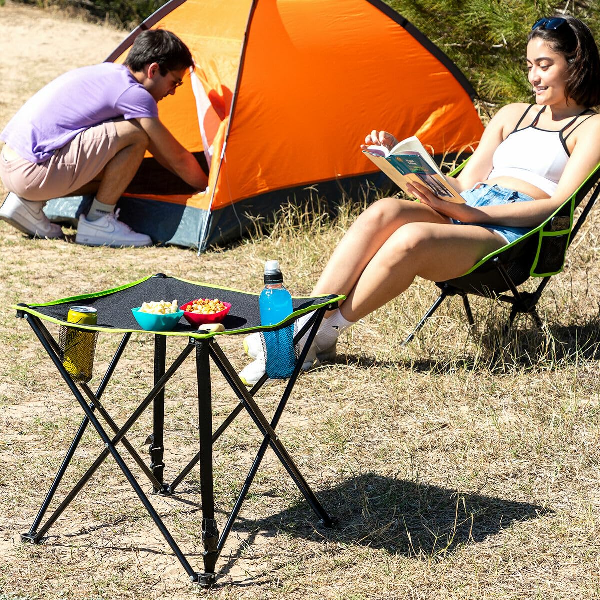 InnovaGoods® Tavolo da campeggio pieghevole leggero, tavolo da campeggio con borsa per il trasporto, tavolo pieghevole con 2 portabicchieri, tavolo portatile da esterno ideale per picnic.