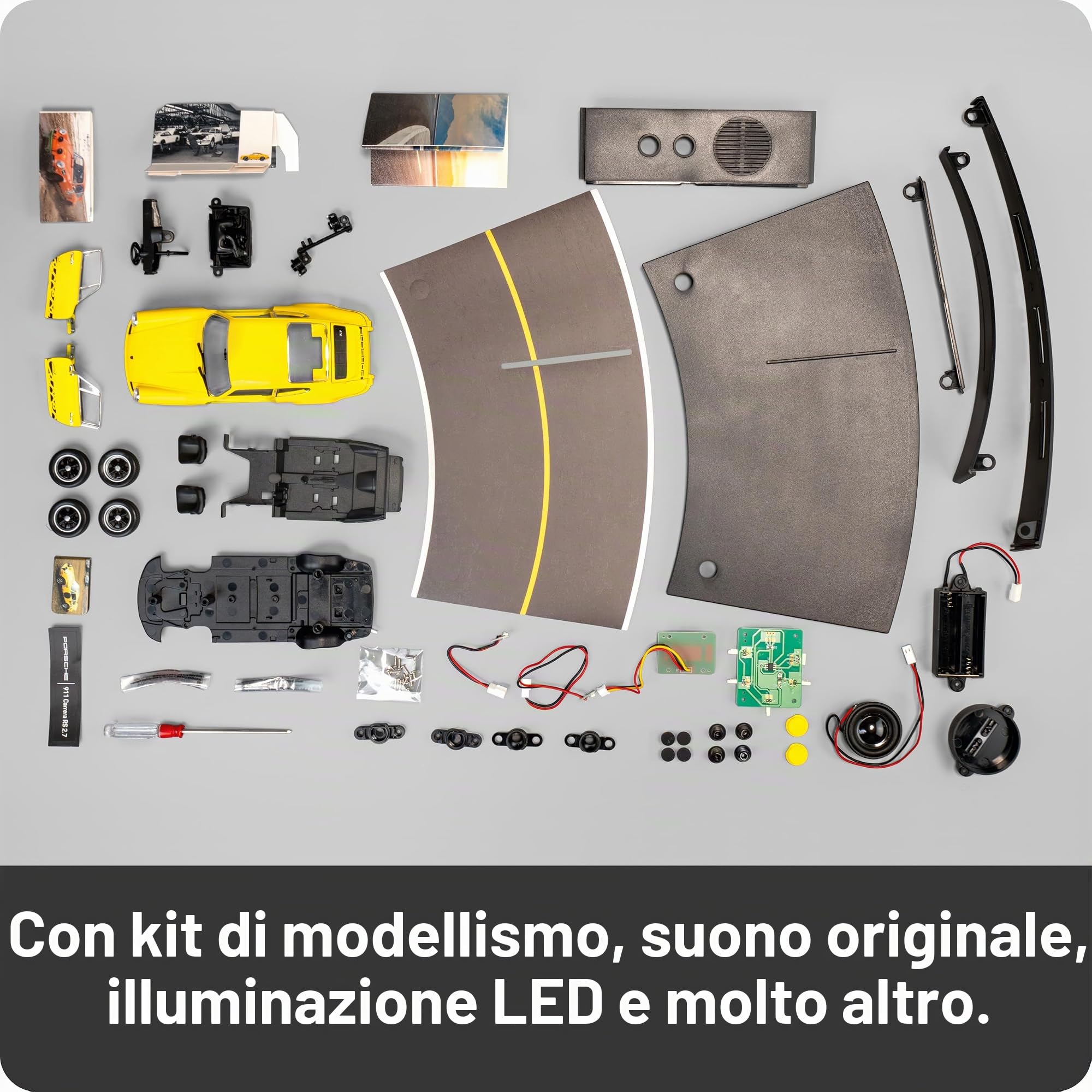 FRANZIS 67273 - Calendario dell'Avvento Porsche 911 Carrera RS 2.7, modello in scala 1:24, con base sonora e libro di accompagnamento a 52 pagine