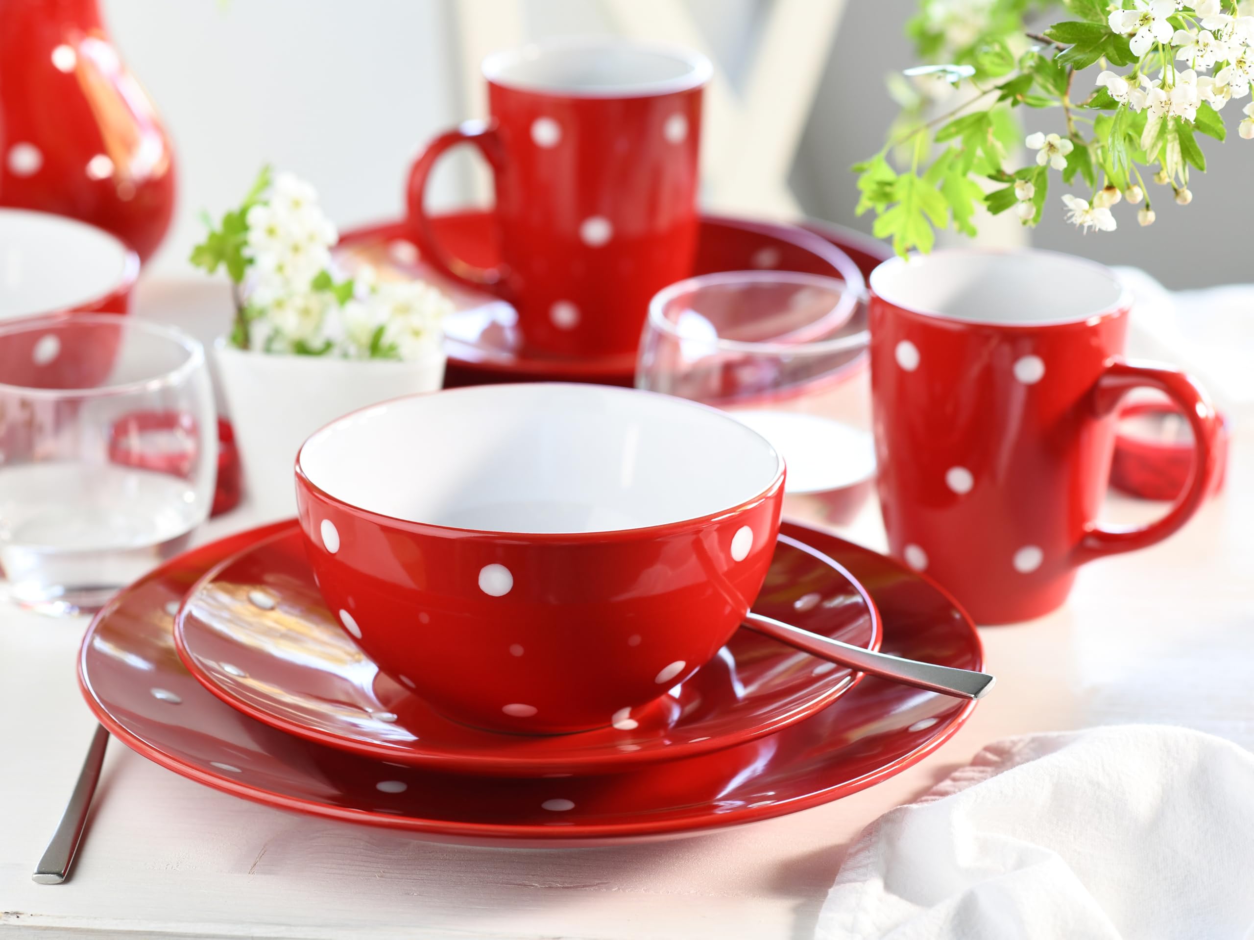 CreaTable, 24595, Serie Polka Dots Rot-Weiss, 16-teiliges Geschirrset für 4 Personen, Kombiservice aus Steinzeug, spülmaschinen- und mikrowellengeeignet, Qualitätsproduktion