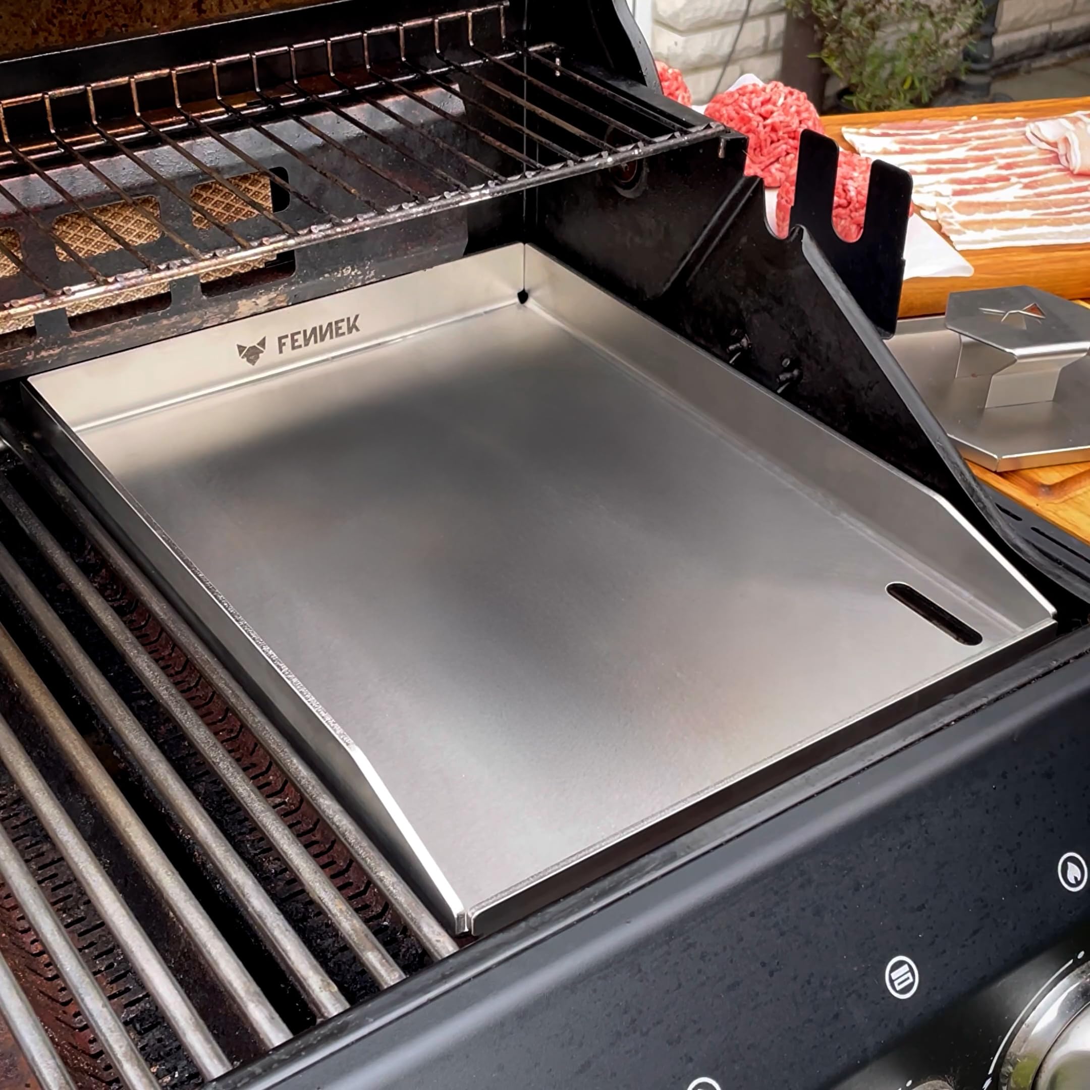 FENNEK Plancha 40 x 30 cm Teppanyaki płyta grillowa z przednią krawędzią i dużym otworem spustowym | 4,0 mm stal nierdzewna | Do burgerów, warzyw, ryb i innych | Zmywalna w zmywarce | Podwinięte
