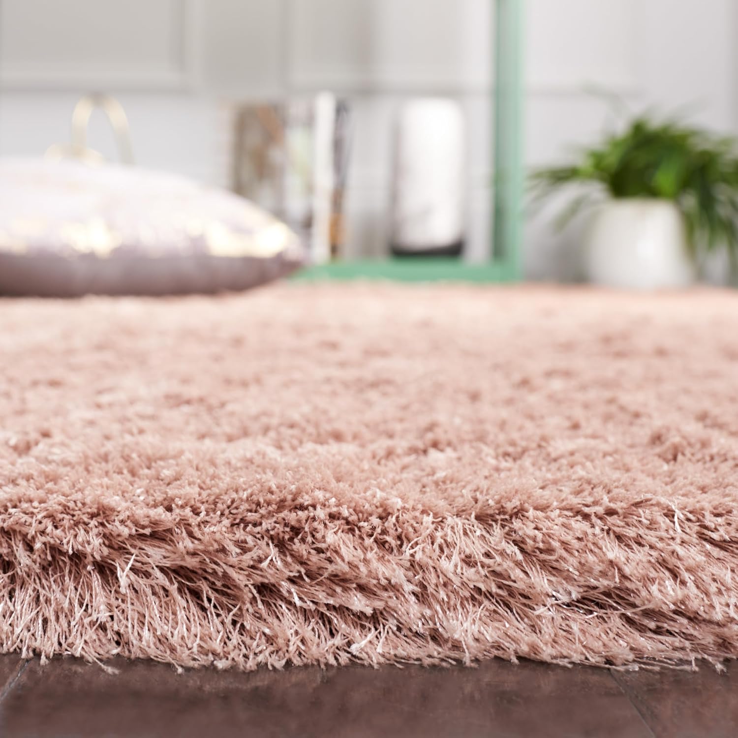 SAFAVIEH Paris Shag Collection Runner Rug - 2'3" x 8', Beige, Handmade, Soft Flowing Pile, Ideal for Hallway, Foyer, Bedside, Accent Space (SG511-1002)