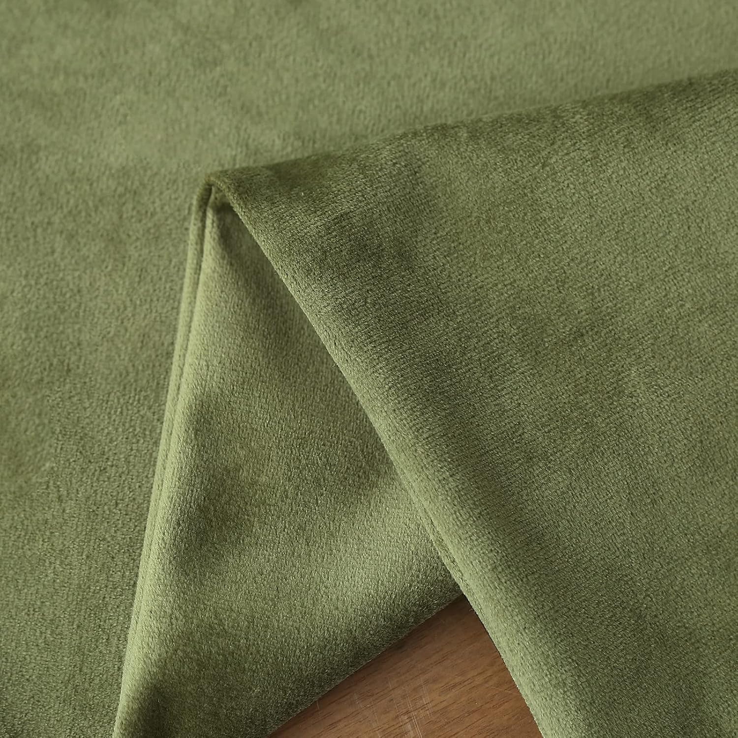MUDILY One Piece Velvet Supersoft Decorative Square Throw Pillow Covers Cushion Case Decor Pillowcases for Sofa Chair Bed Bench and Outdoor, Olive Green 22 x 22 Inch 55 x 55 cm