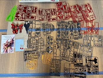 サザビーMG ver.ka 組み立て済み　ジャンク品 Amazon.co.jp: MG 1?100 サザビー Ver.Ka ジャンク品 : おもちゃ