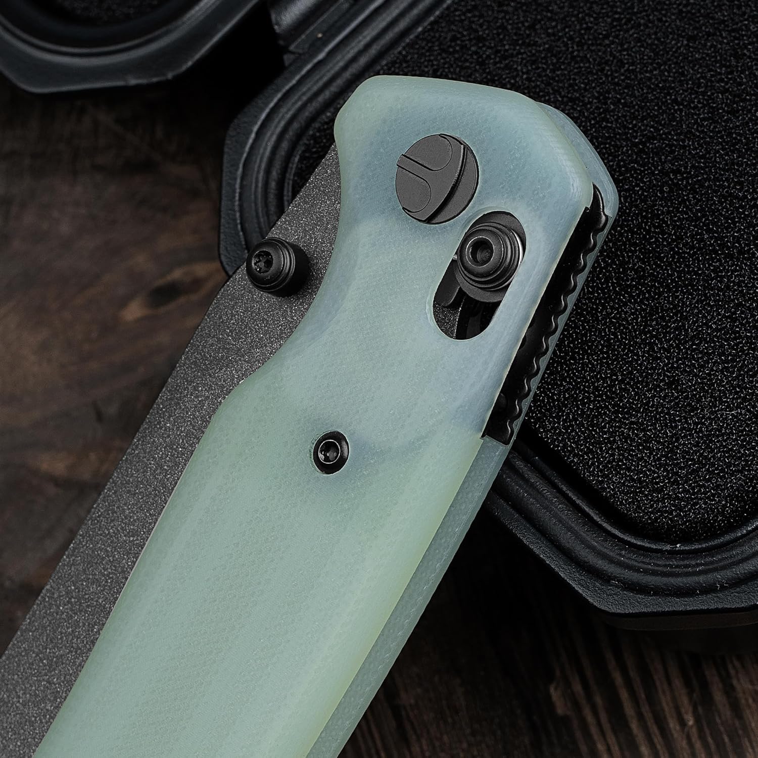 BESTECHMAN EDC Folding Pocket Knife for Men - Small Flipper, Button Lock, Steel Blade, Everyday Carry Outdoor Utility Tool, Gift for Men Women (Green)