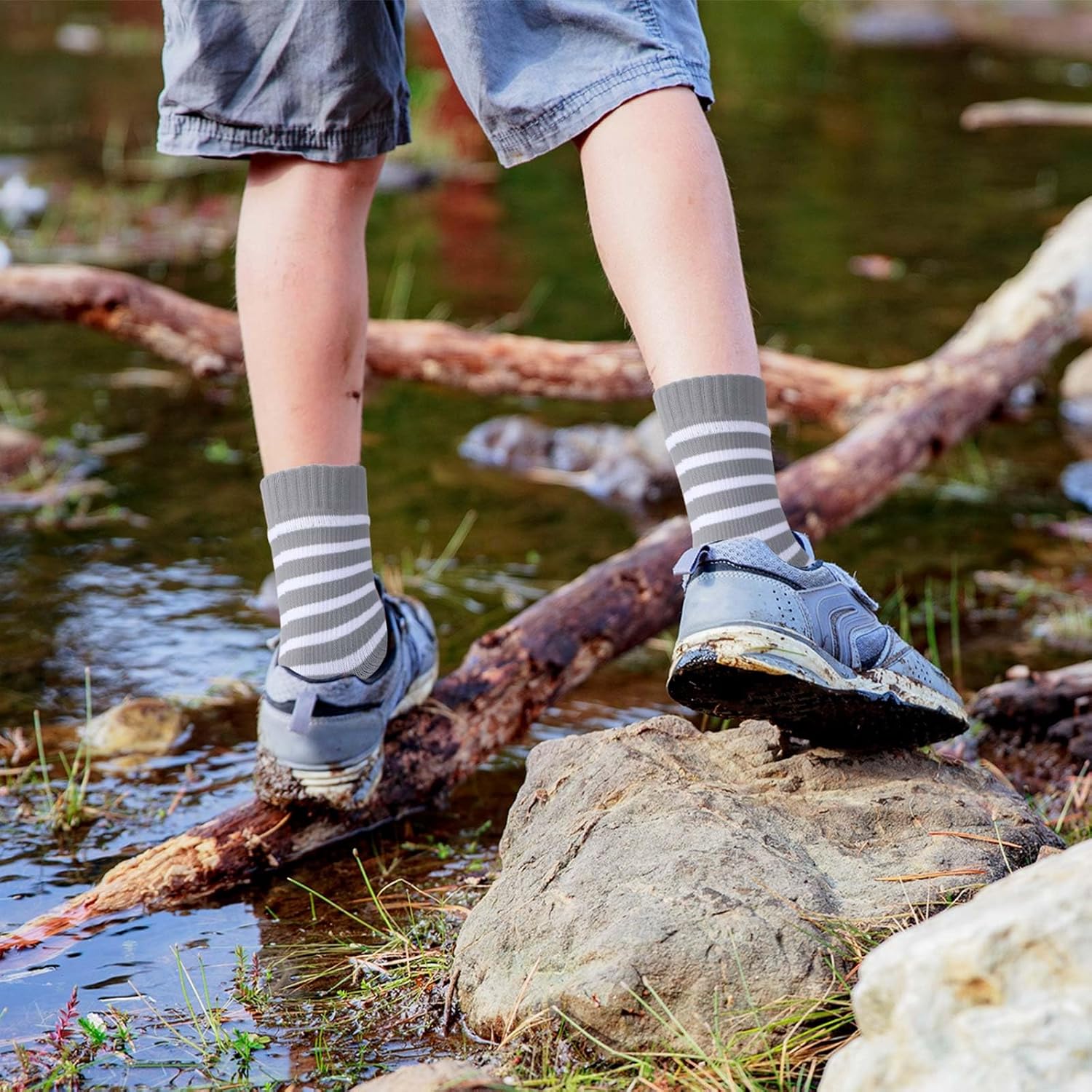 Geyoga 2 Pairs Waterproof Socks for Kids Girls Boys Breathable Skiing Hiking Socks for Travel Camping Wading - Image 5