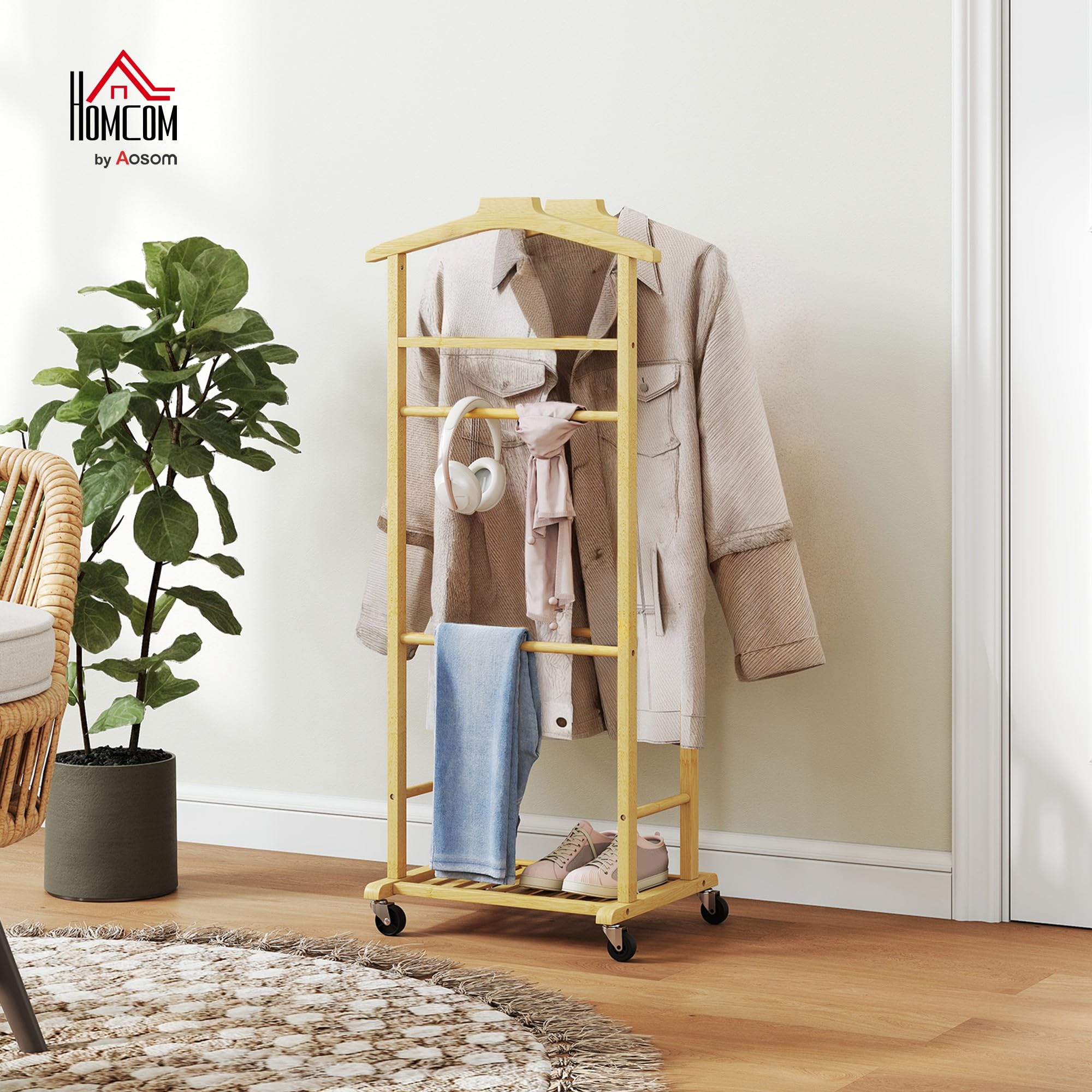 HOMCOM Valet de Chambre à Roulettes Bambou Double Cintre Bois Naturel | Portant à Vêtements, Tige à Pantalons, Plateau à Accessoires, Étagère, Porte-Manteaux, Chambre, Buanderie