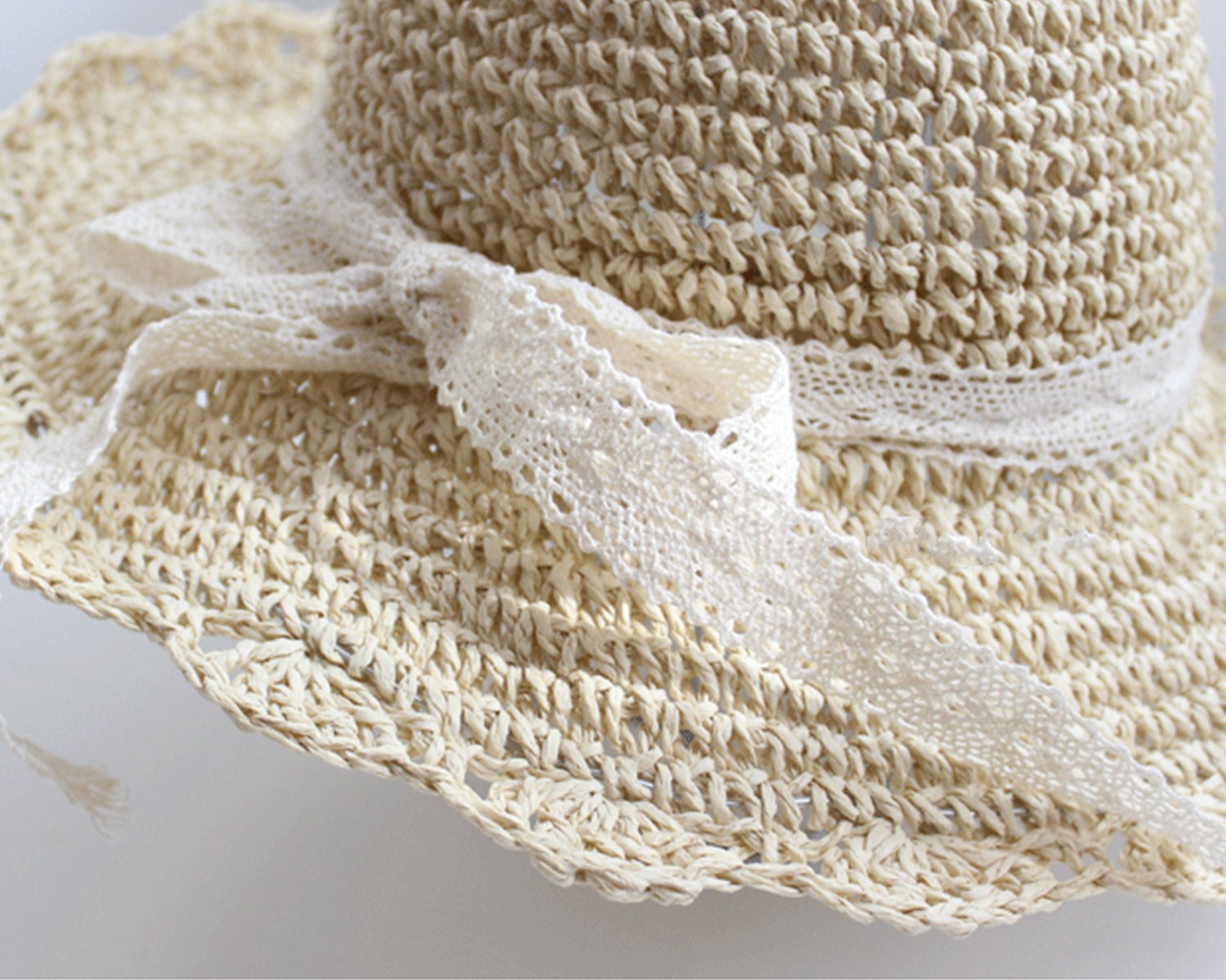 FakeFace Strohhut Damen Mädchen mit Spitze Schleife, UV-Schutz Sonnenhut Soft, Faltbarer Strandhut mit breiter gewellter Krempe für Sommer Urlaub Outdoor Mutter Tochter Look