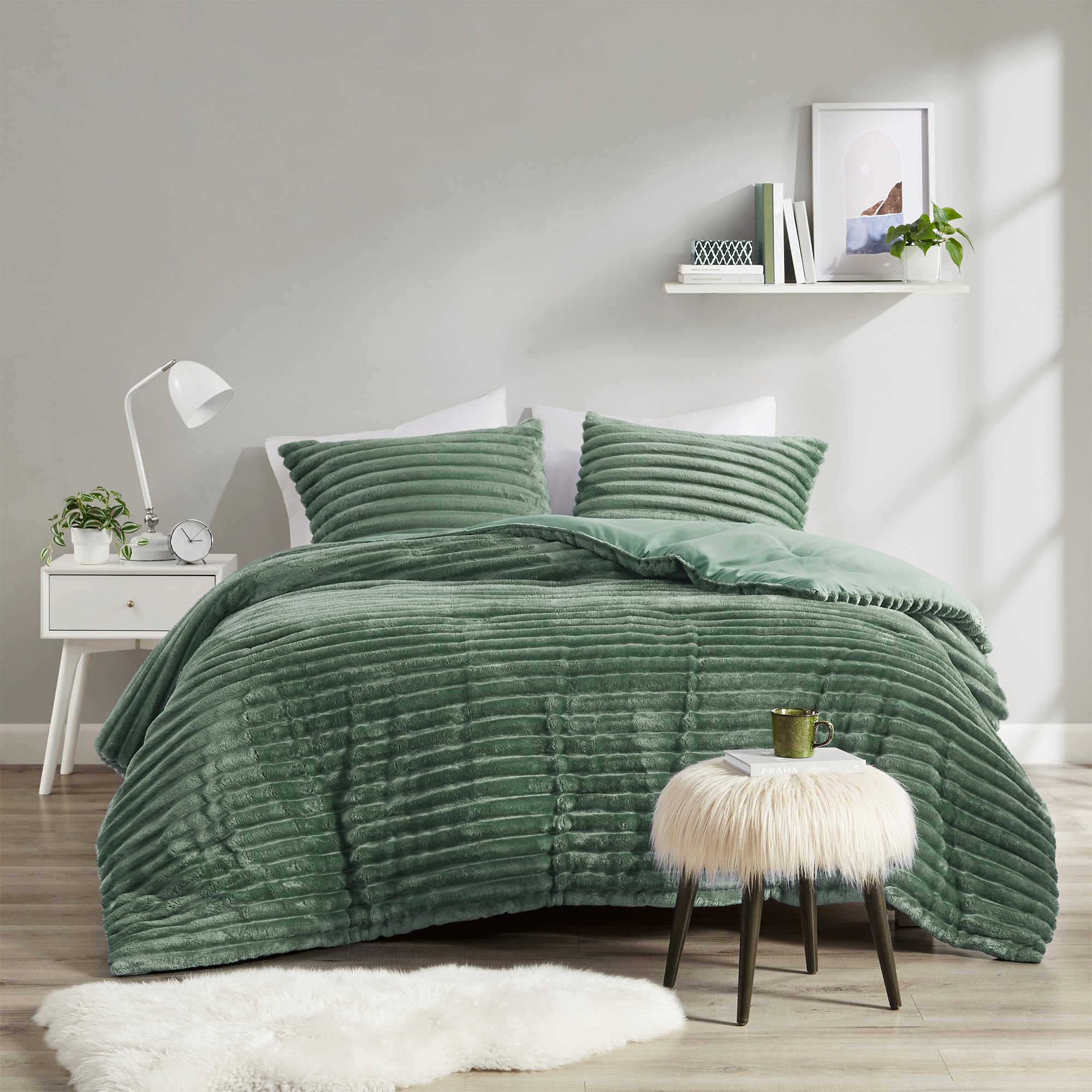 intelligent design queen comforter set, cozy plush bedding, microfiber reverse, 3 piece, lightweight, super soft ribbed velvet comforter 2 shams, all season fluffy bed set, avril, full/queen green
