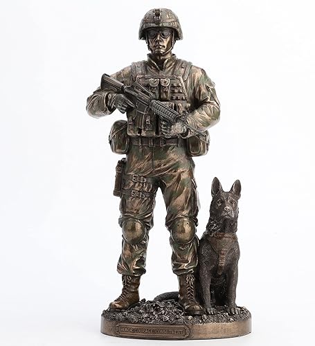 Estatua de soldado y perro del ejército estadounidense Honor, coraje, compromiso
