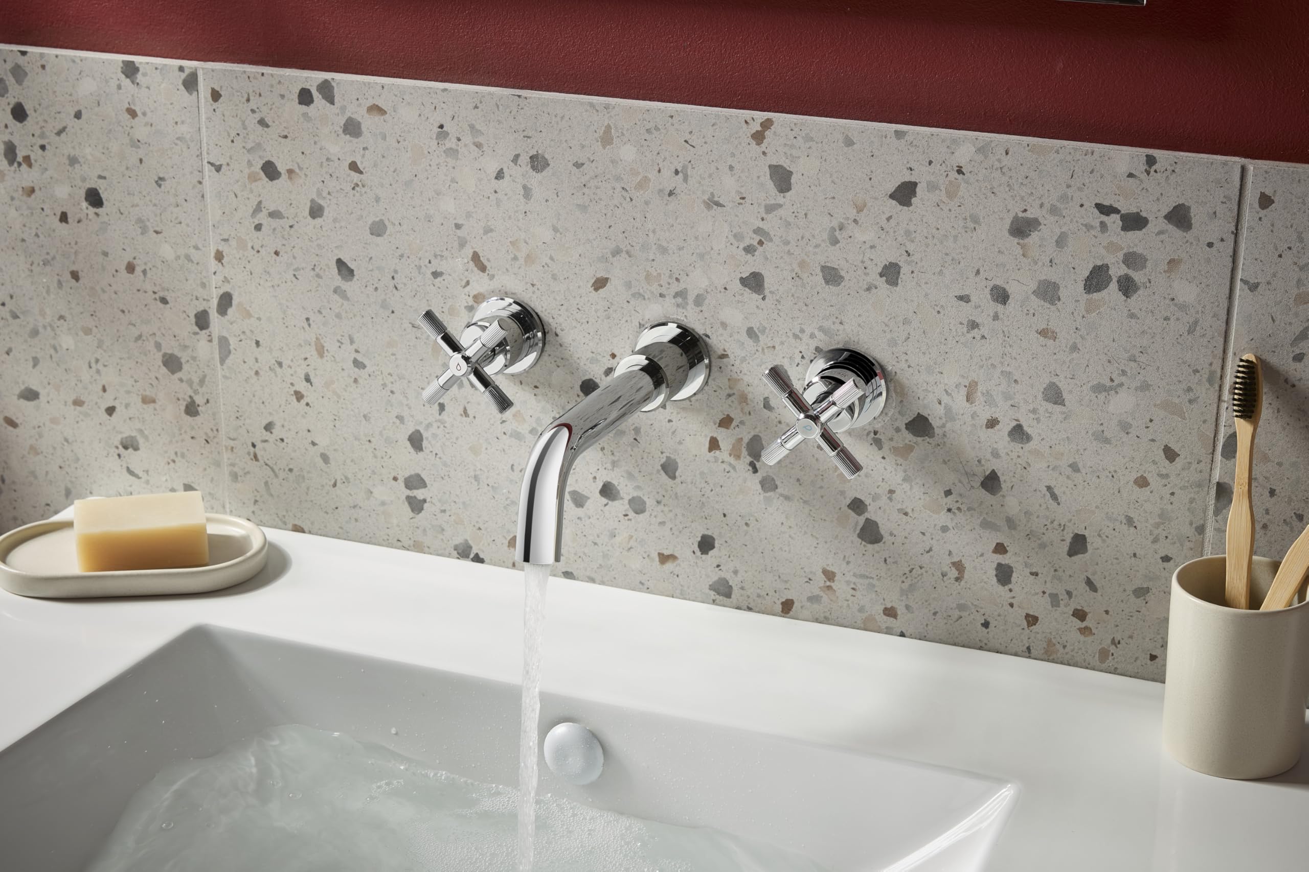Bristan Cruzar - Grifo mezclador para lavabo con 3 orificios para montaje en pared, con función de ahorro de agua, acabado cromado
