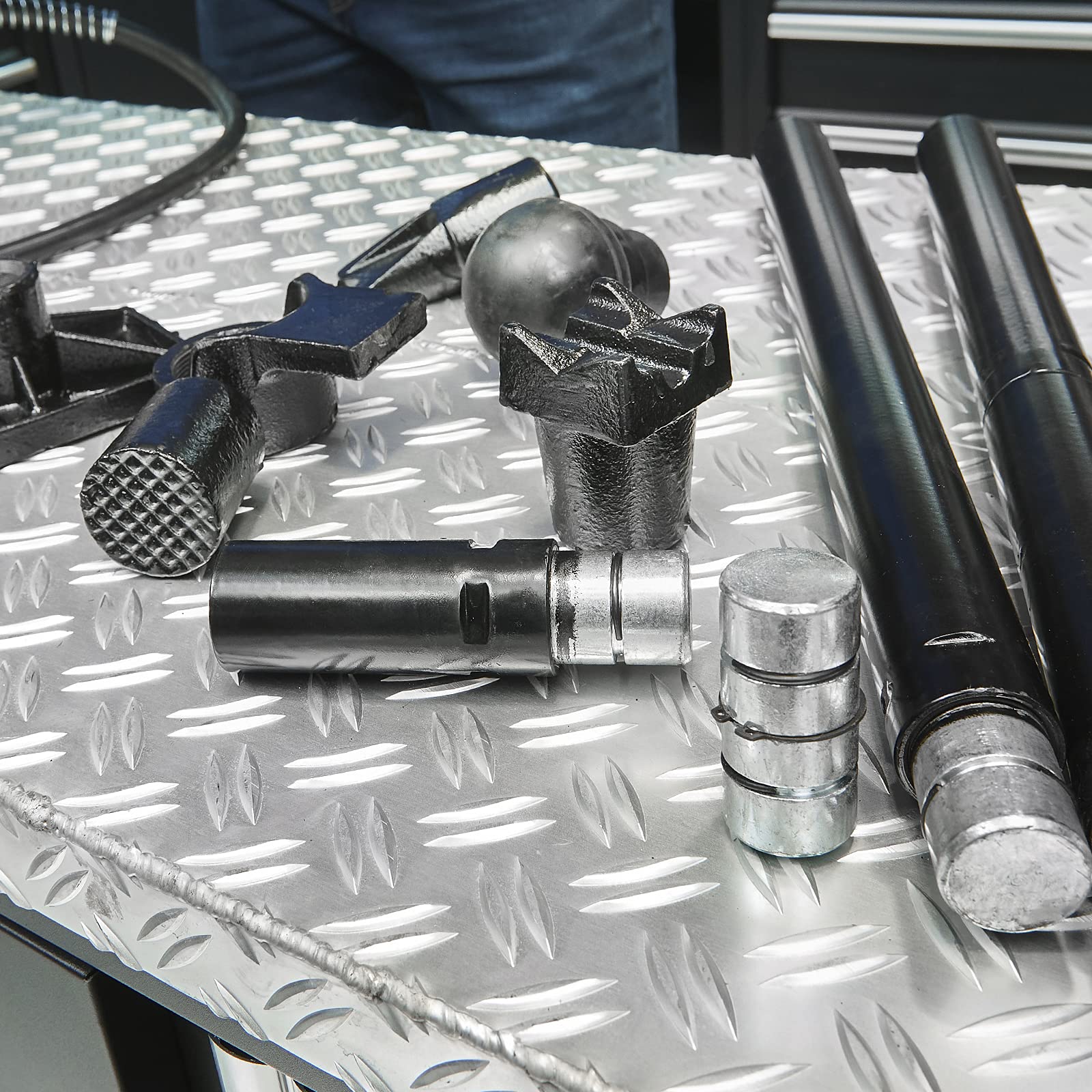 Hydraulisches Ausbeulset 10 Tonnen - Komplettes Dellen Reparaturset Auto mit Pumpe, Schlauch & Aufsätzen im Koffer - Ausbeulwerkzeug Karosserie mobil mit Rädern