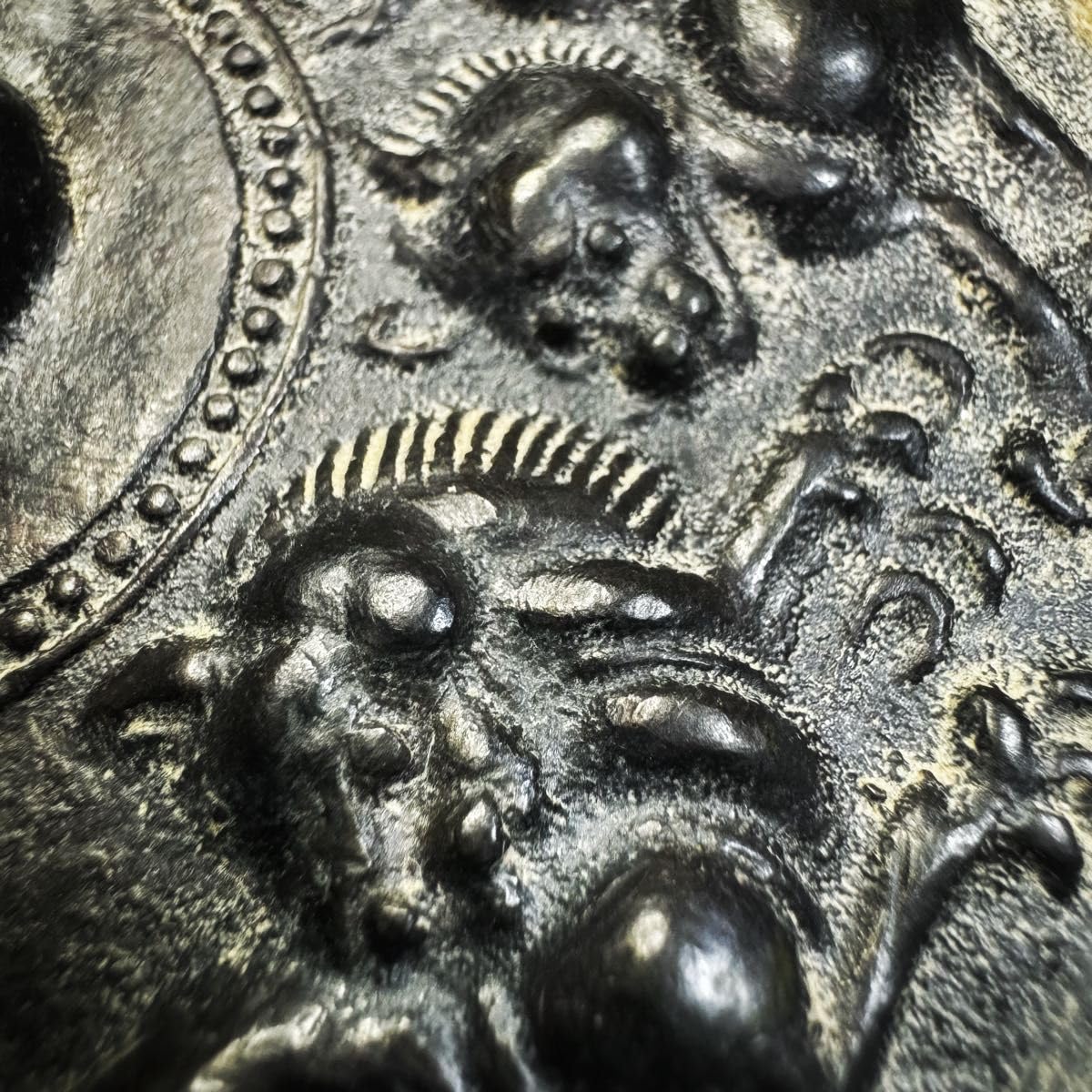 中国 銅鏡？深彫り 銅器 時代物 レア アンティーク 古物 詳細不明 中国 銅鏡？深彫り 銅器 時代物 レア アンティーク 古物 詳細不明