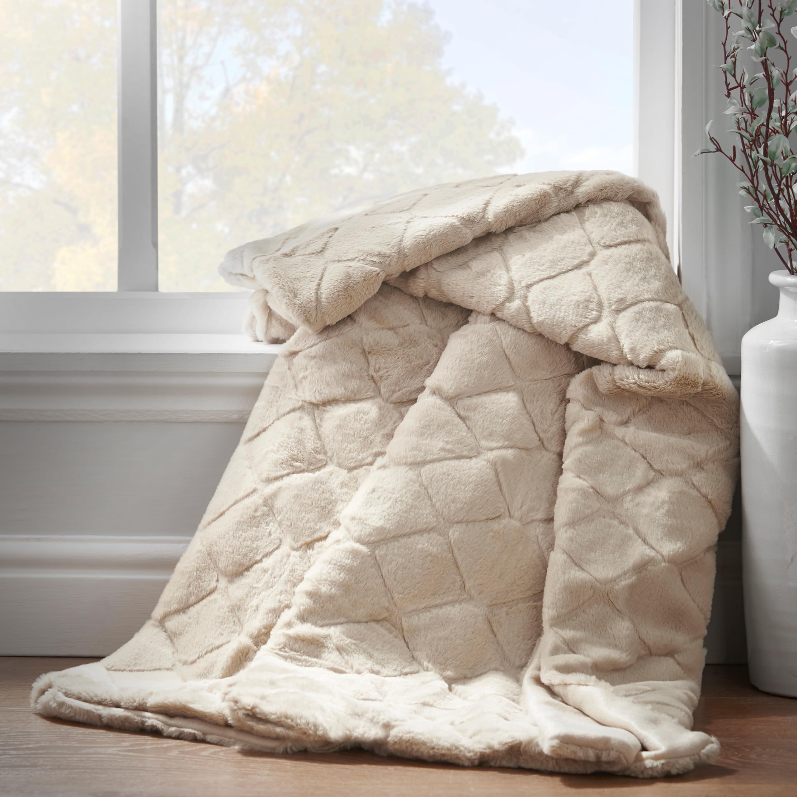 Catherine Lansfield Cosy Diamond Soft Throw