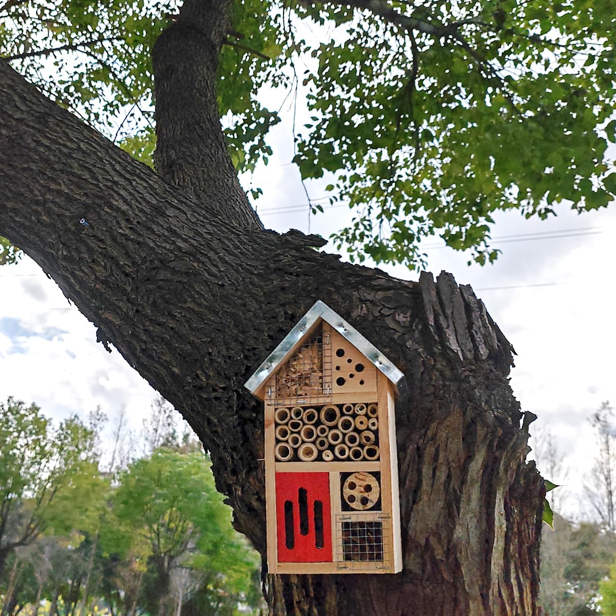 TIHOOD Natürliches Holz Hängendes Bienenhaus für Gärten Natur Holz Schmetterling Hotel für Biene, Schmetterling, Marienkäfer, Lebensraum, Bienenhotel Garten