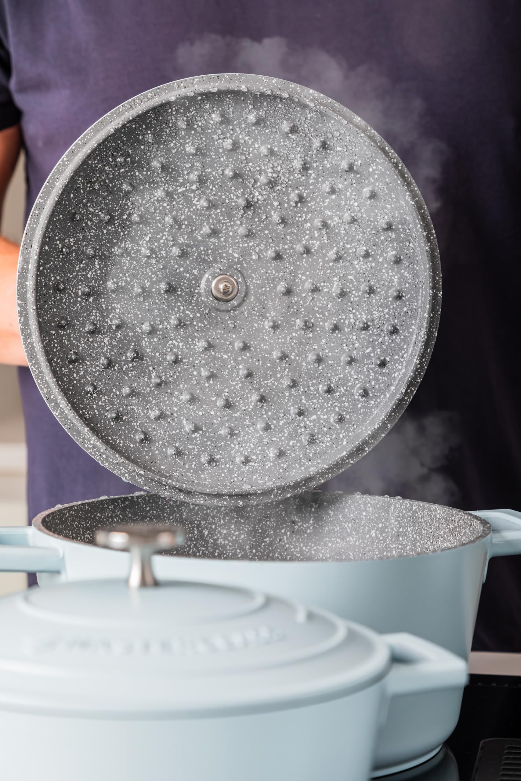 MasterClass Naczynie żaroodporne z pokrywką, średnie 4 l/24 cm, lekkie, odlewane z aluminium, nadające się do kuchenek indukcyjnych i piekarników, błękitne