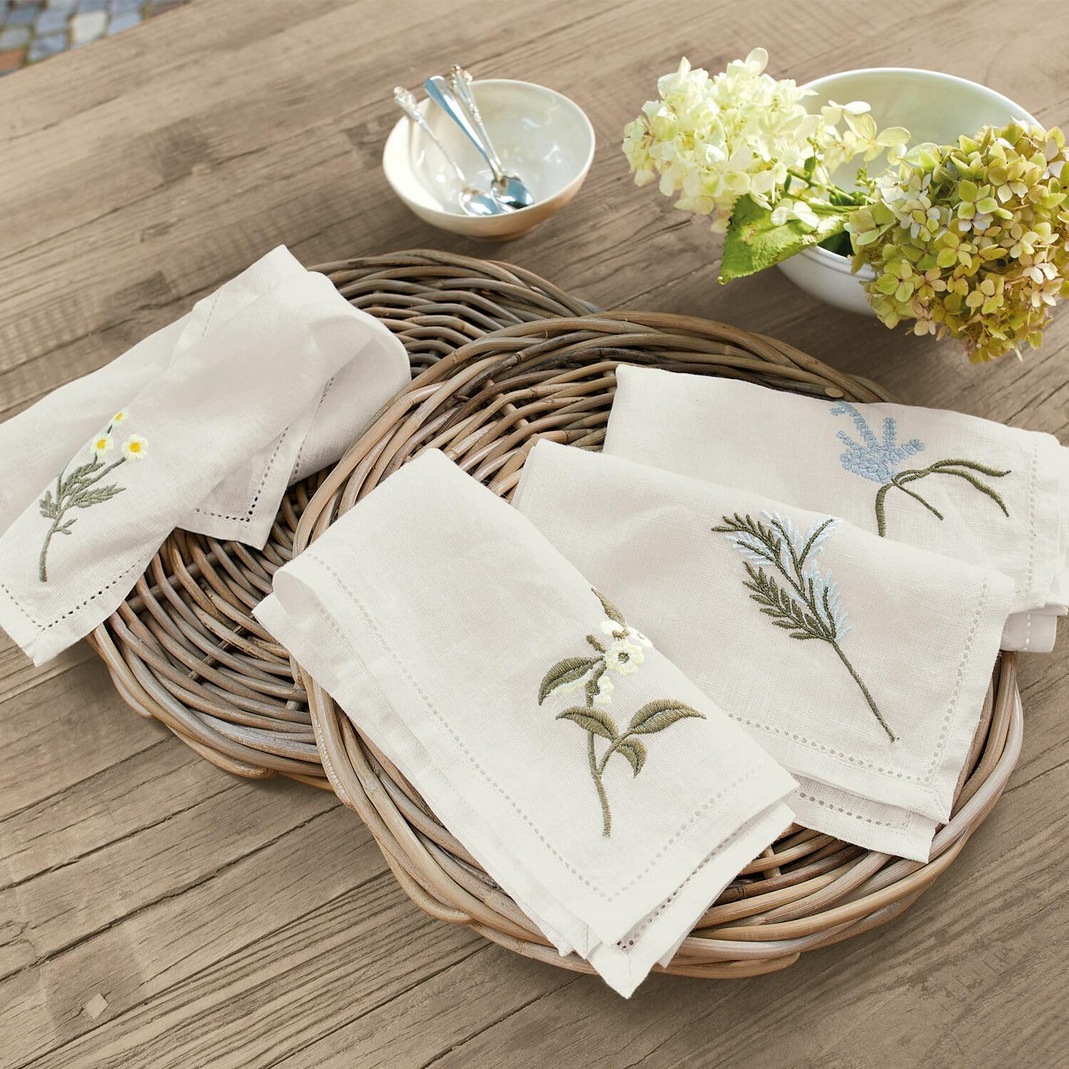 LOBERON Platzteller 2er Set Bland, handgeflochten, zeitloses Design, mediterranes Flair, Platzset, Tischdekoration, Tischaccessoires, Rattan, braun