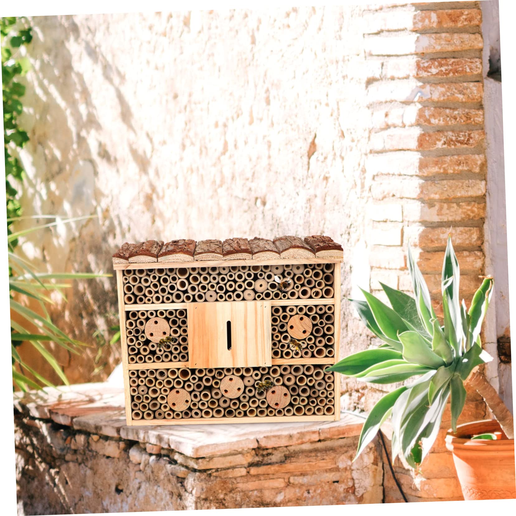 BESPORTBLE Casetta per Insetti Decorativa in Plastica Beige Stile Casetta in Legno per Giardino, Attrae Api e Insetti Benefici, Mantiene L'ecologia Naturale del Cortile