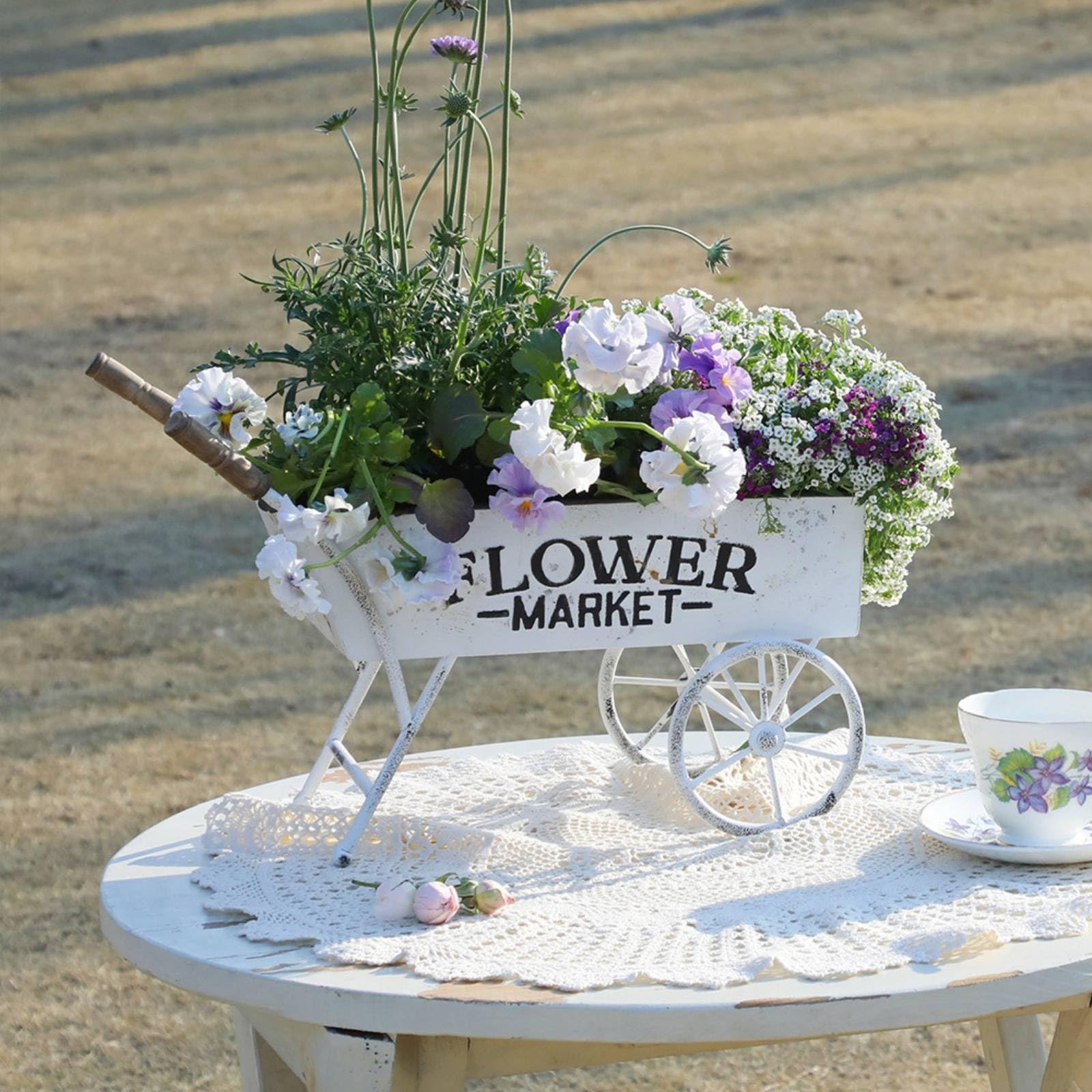 Brouette Porte-Plante en Métal Vintage Jardinière en Forme Brouette Extérieur Chariot à Fleurs pour Jardiniers, Blanc