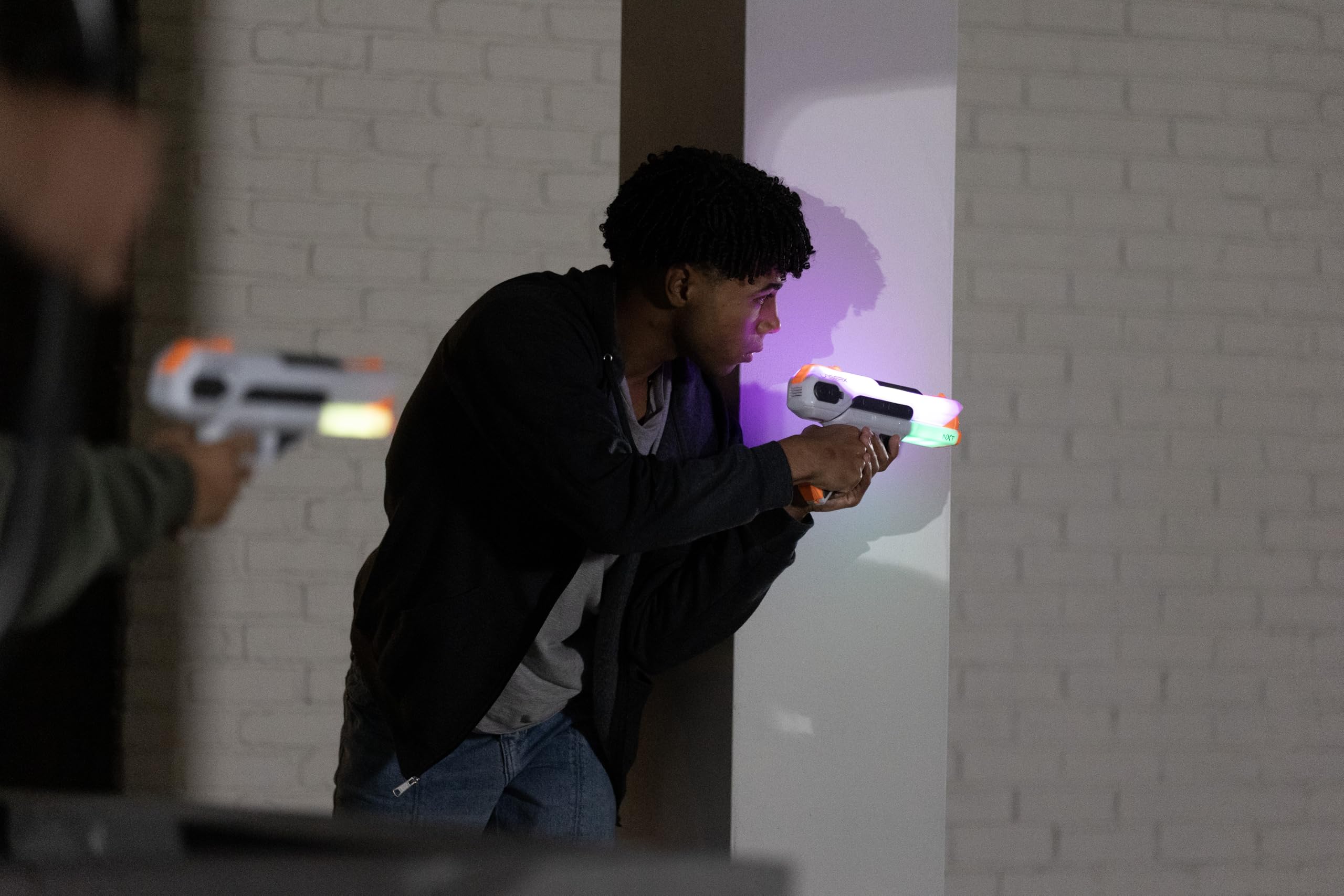 LaserX Ultra NXT Blasters à Piles, système avancé d'étiquette Laser Domestique conçu pour Le Jeu interactif, Comprend Deux Blasters High-Tech, pour Jeux Laser tag, Compatible avec Tous Les systèmes