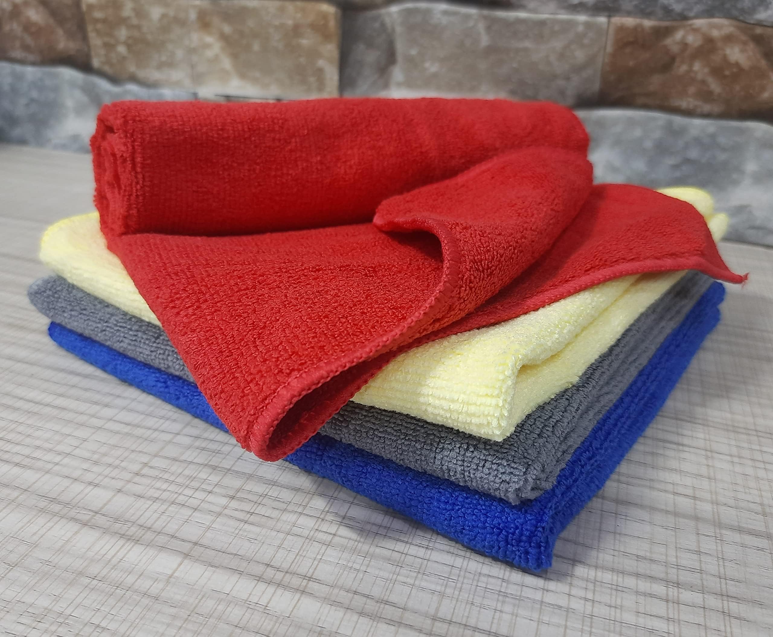 4 pcs Micro Fiber Cloth for Car Cleaning 340 GSM (40 cm x 40 cm, Muticolor)