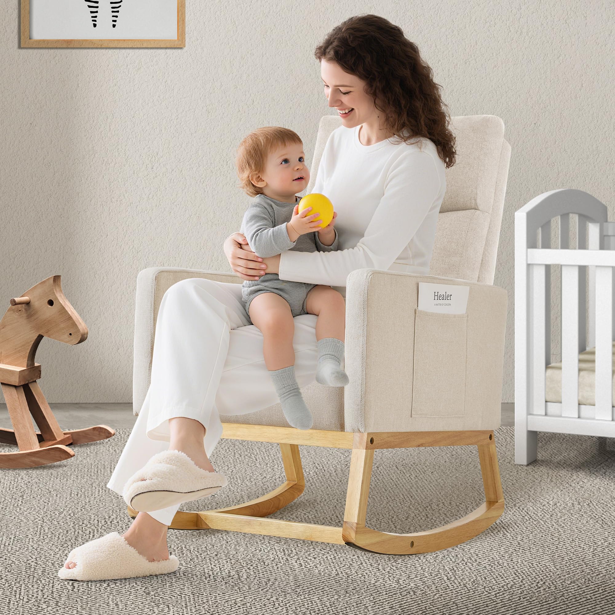 Schaukelstuhl Stillsessel Schaukelsessel, Gepolsterter Stillstuhl mit Holzbeinen & Seitentaschen, Hochlehner Stillen Sessel für Wohnzimmer, Schlafzimmer, Babyzimmer