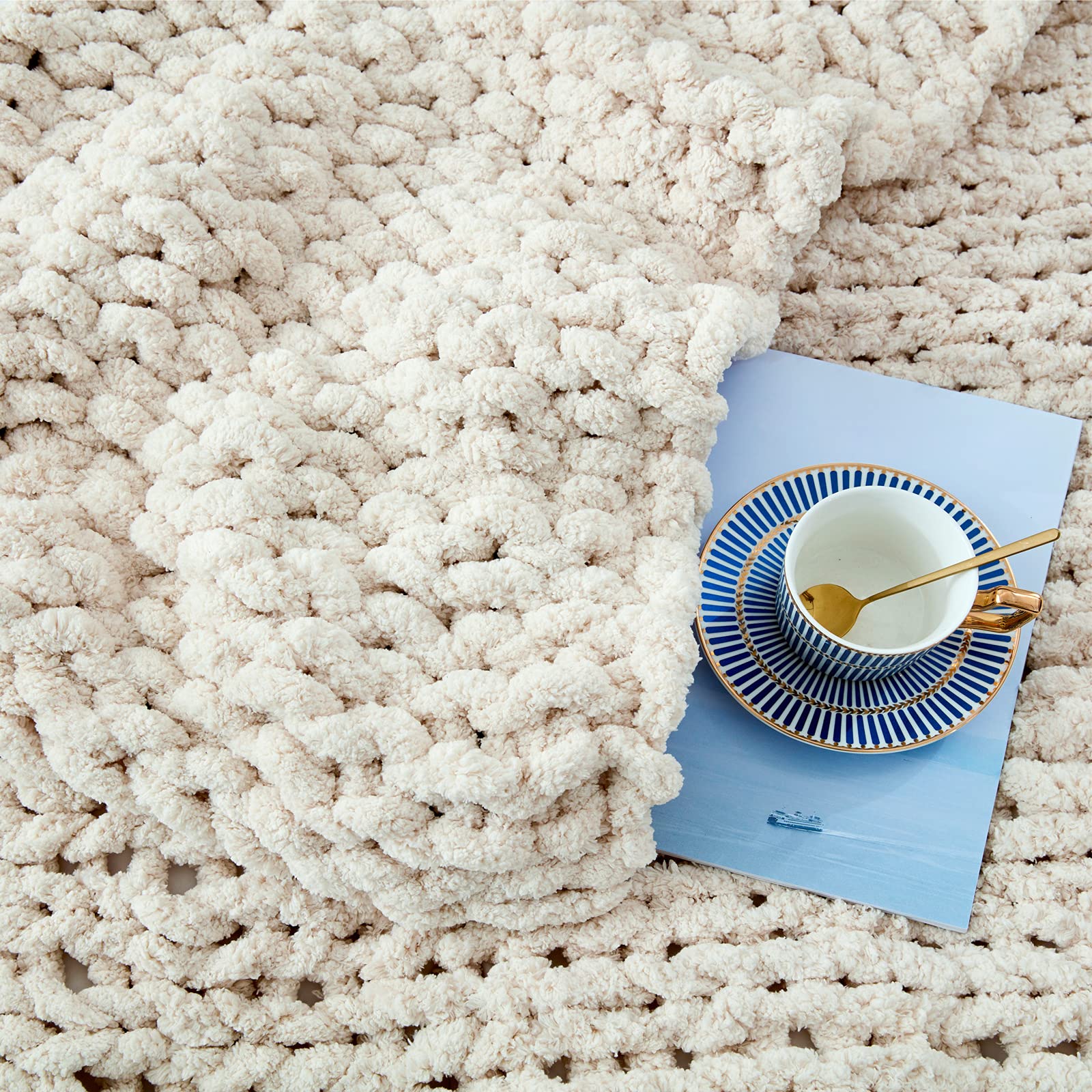 Sunyrisy Chunky Knit Throw Blanket, Luxury Soft Cozy Chenille Throw Blanket, Large Throw Bed Blanket for Couch, Sofa, Home Decor,Gift - Machine Washable (Beige 50x60 in)