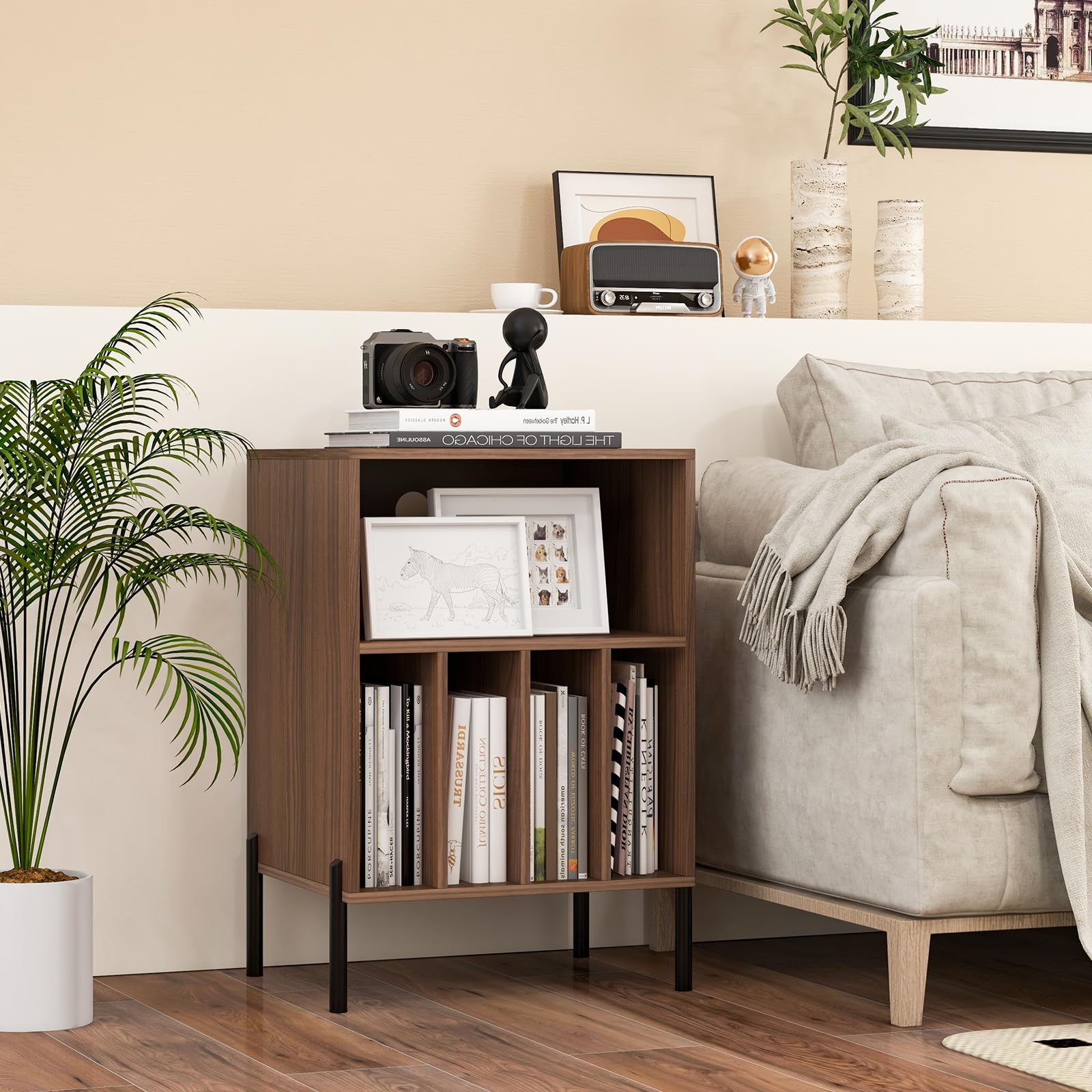 RELAX4LIFE Supporto per Giradischi con Stazione di Ricarica, Porta Vinili con 5 Scomparti e Gambe in Metallo, Scaffale per Dischi in Vinile per Soggiorno, Camera da Letto (Noce)