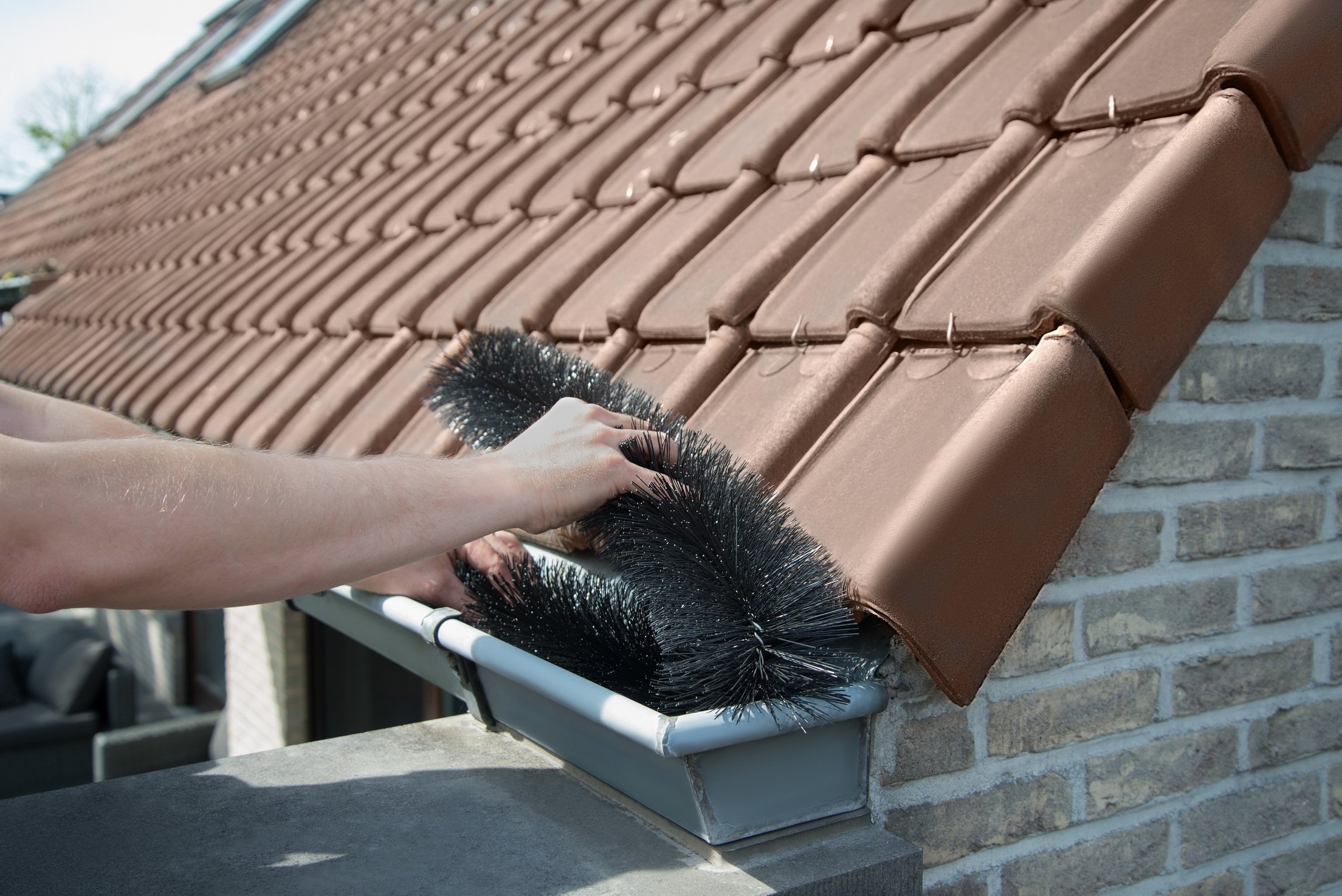 10 Meter Dachrinnenbürste 100 cm - Ø15 cm, Dachrinnenbürsten, Laubschutz, Marderschutz, Rinnenraupe, Dachrinnenschutz, Schutz vor Marder und anderen Ungeziefer