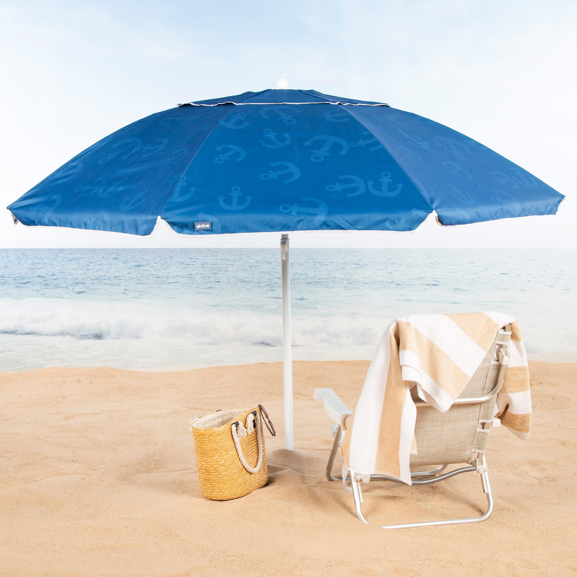 AKTIVE Sombrilla de playa 220 cm azul con estampado anclas, mástil de acero inclinable y ventilación superior, ligera y resistente al viento, protección solar UV30 y bolsa de transporte (62426)