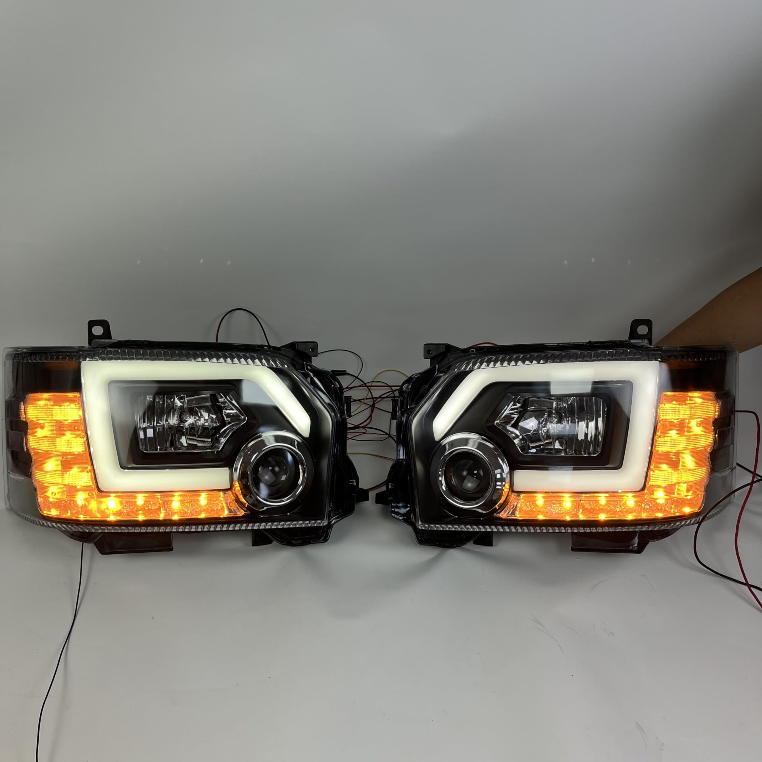 Amazon | 新型 ヘッドランプ ハイエース 200系 4-7型 ハロゲンとLEDの