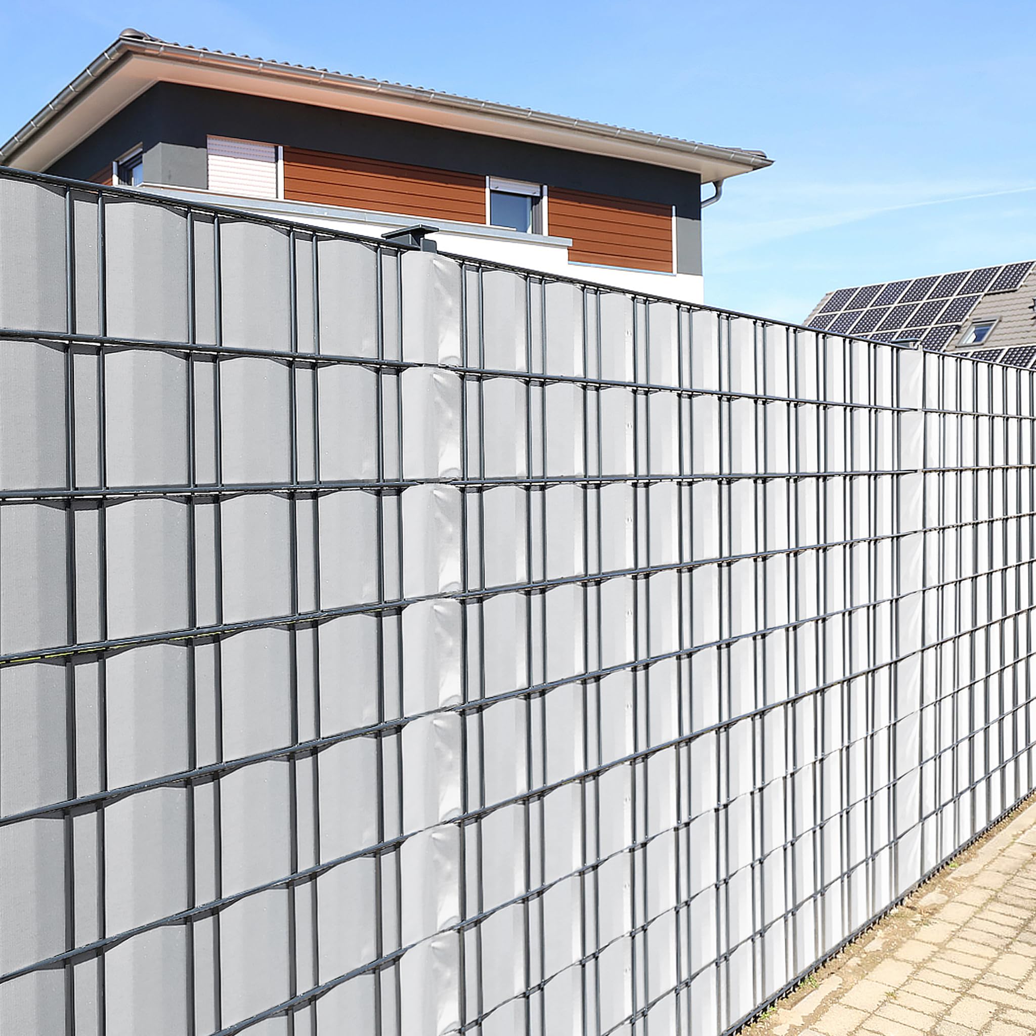 HENGMEI PVC Privacy Screen Strisce Privacy Screen Film Doppia Rete Metallica Recinzione 65m x 19 cm con 30 Pezzi Clip di Fissaggio Giardino Recinzione per Recinzione, Grigio