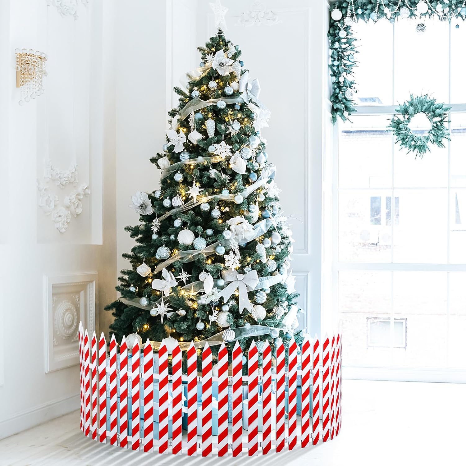 Sasylvia 18 Pcs 12inch Tall Wooden Christmas Tree Fences Christmas Tree Gate for Pets Candy Red Stripes Barrier Xmas Decoration Picket Fence Border for Dogs Xmas Party Indoor Outdoor