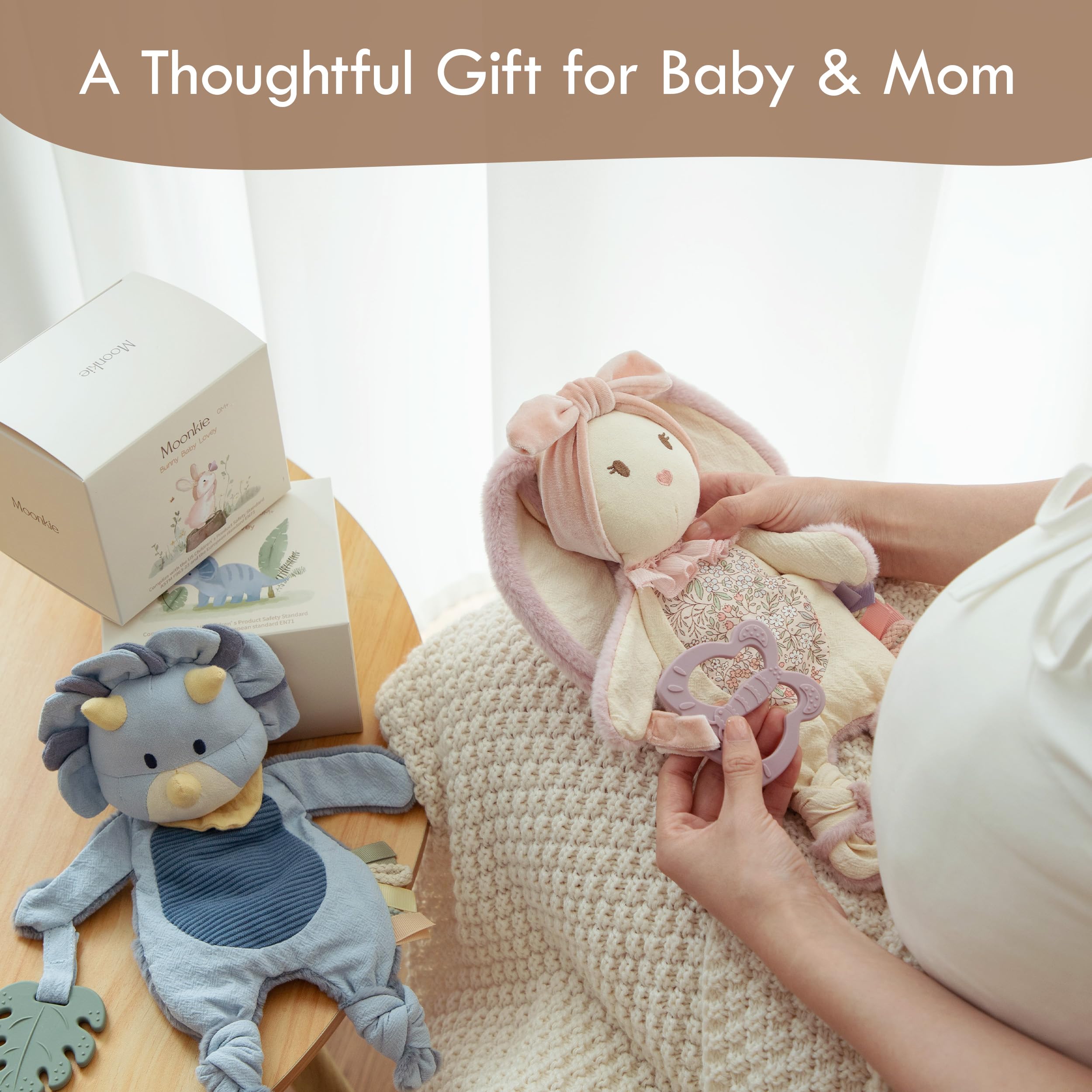 Moonkie Doudou Neonato, Peluche per bambini Coniglio, Copertina con Giochi Dentizione, Regalo Neonata Femmina per Baby Shower e Compleanni, Peluche con Nastri Testurizzati, Orecchie Fruscianti