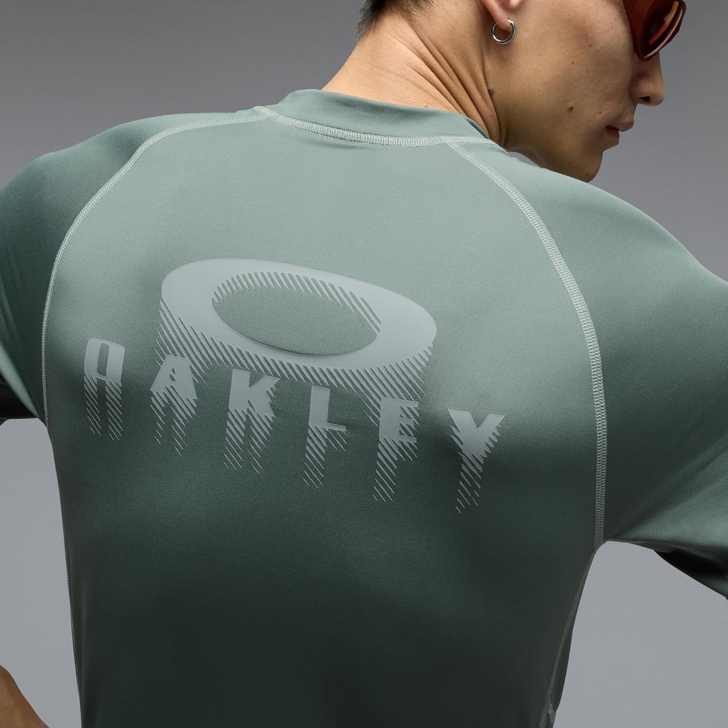 Oakley Men's Ventura Short Sleeve Rashguard