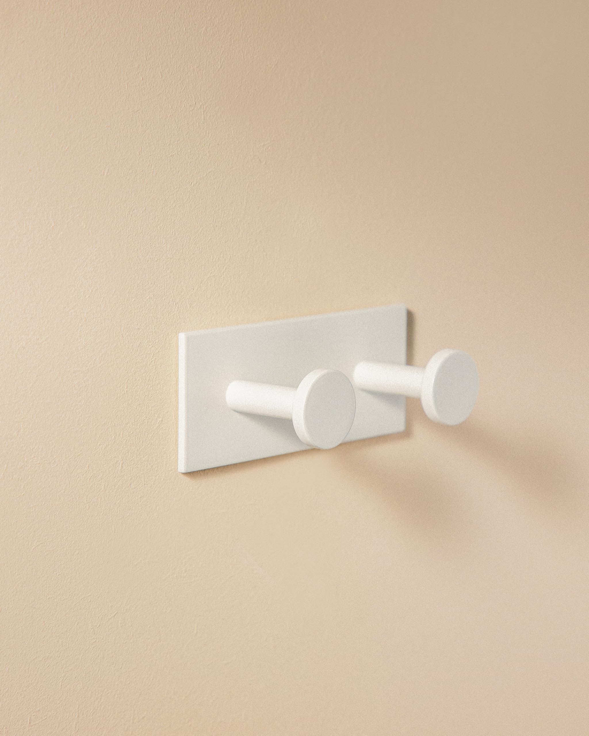 COSMIC - Colgador Toalla Doble Baño | Acabado Blanco Mate | Fácil Instalación - Con y Sin Tornillos | Medidas 11 x 4,4 x 4,5 cm