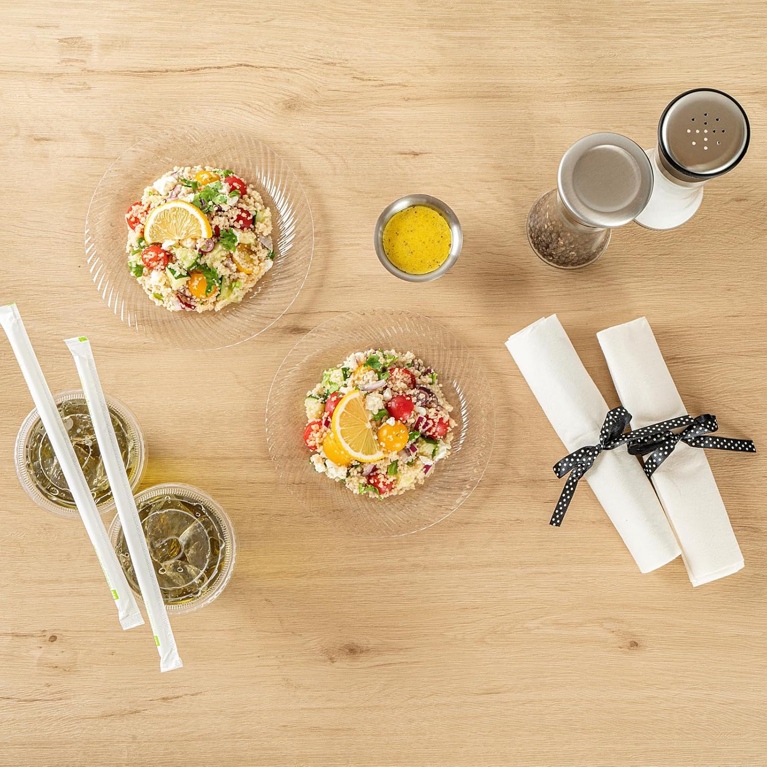 Restaurantware Moderna 7 Inch Premium Disposable Plates 200 Round Plastic Plates For Parties - Wave Pattern Heavy-duty Clear Plastic Dinner Plates For Warm And Cold Foods Ideal For Cafes