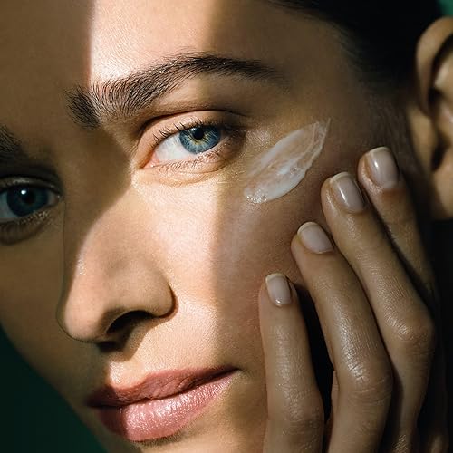 Miniatura 4 de BIOEFFECT EGF Power Eye Cream  Tratamiento intensivo de ojos que desafía la edad con factor de crecimiento epidérmico + Bakuchiol + niacinamida para