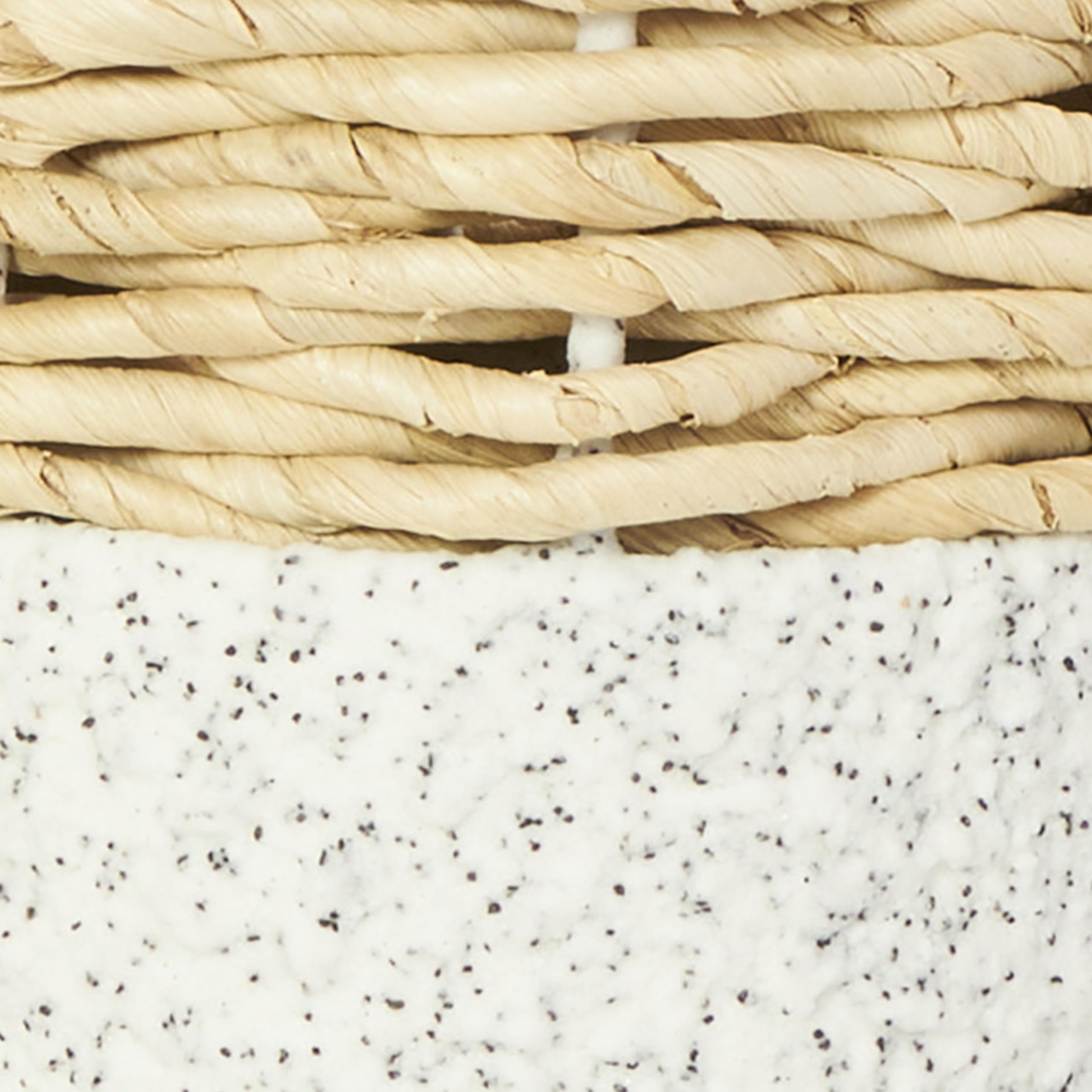Deco 79 Set di 2 vasi decorativi in alga marina intrecciata con basi bianche e nere maculate, per la decorazione della casa, 40,6 cm, 38,1 cm di altezza, marrone