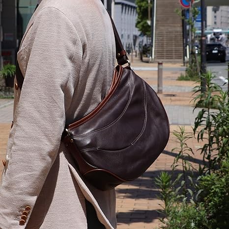 美品✨Flathority フラソリティ キャタピラー レザーショルダー 日本製 楽天市場】フラソリティ キップレザー キャタピラーショルダーS