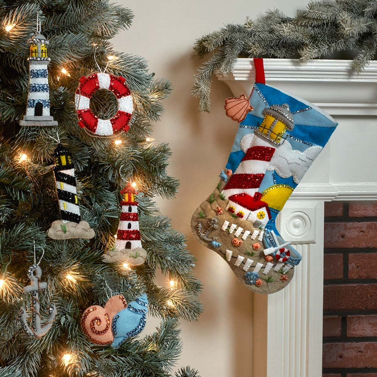 Amazon | Bucilla 灯台 フェルトアップリケ オーナメントキット