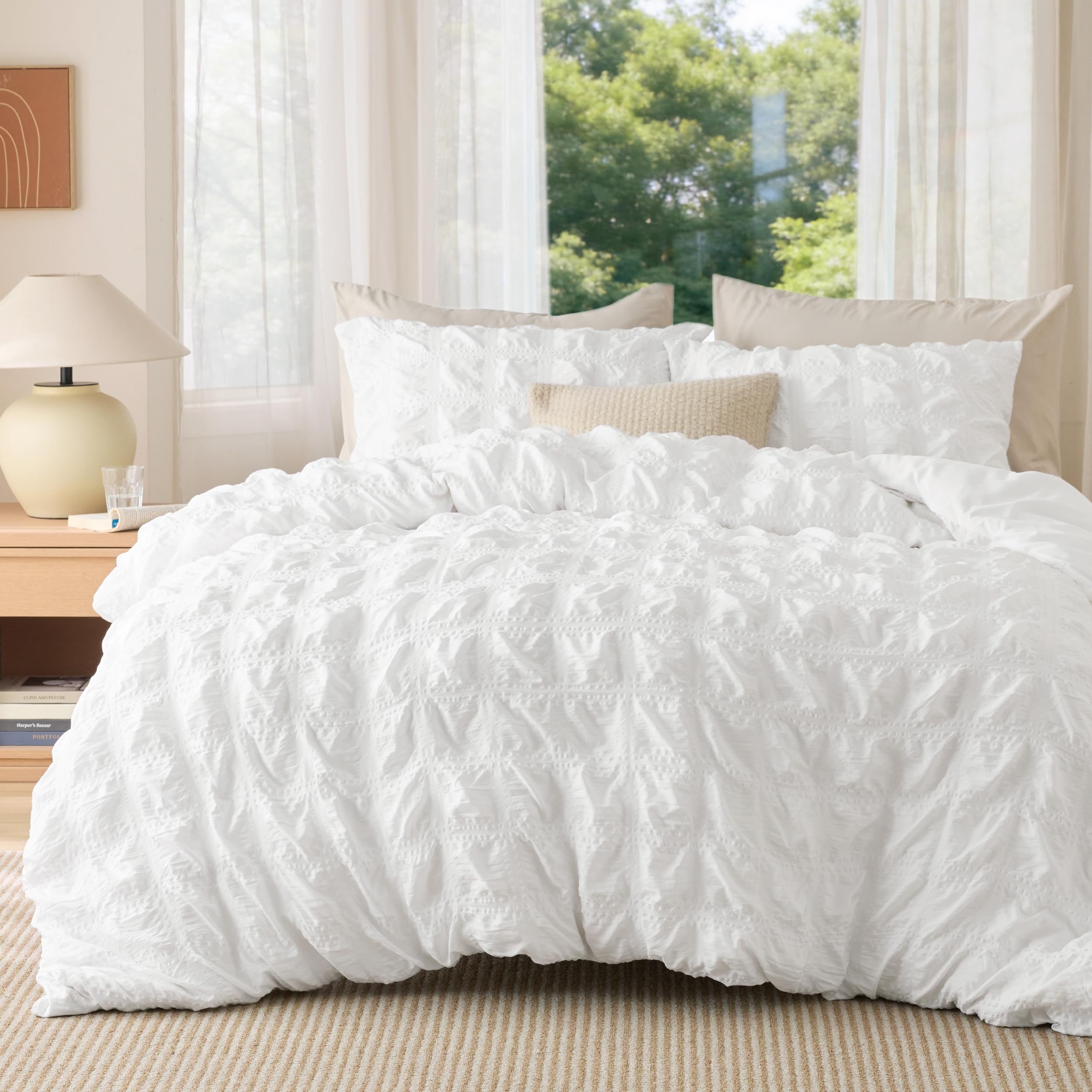 Bedsure Double Duvet Cover Set โ White Seersucker Duvet Cover Sets, Puckering Textured Bedding Set, Soft Breathable Quilt Cover with Zipper Closure, 200x200 cm with 2 Pillowcases